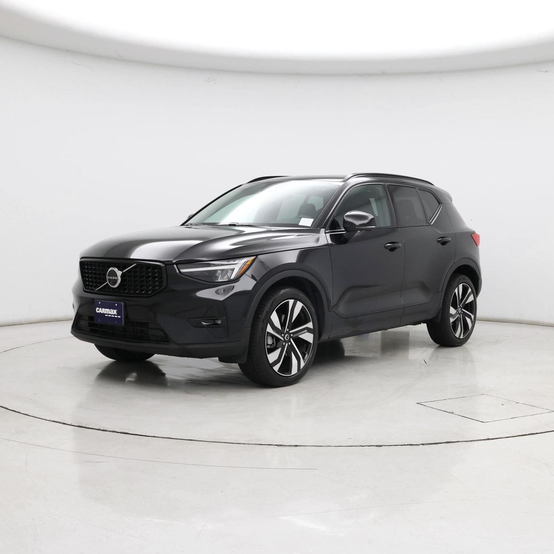 Thumbnail: 2025 Volvo XC40 - 4