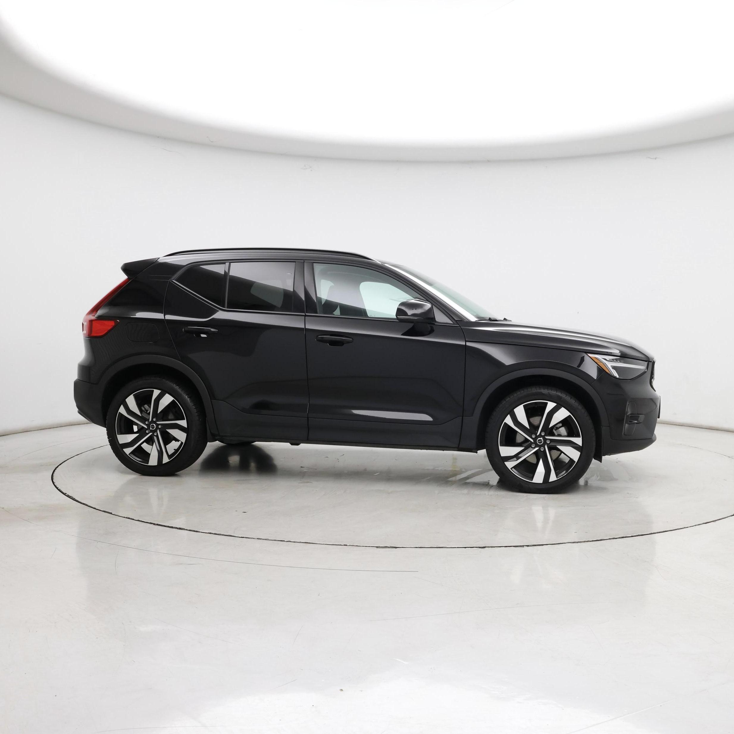Thumbnail: 2025 Volvo XC40 - 7