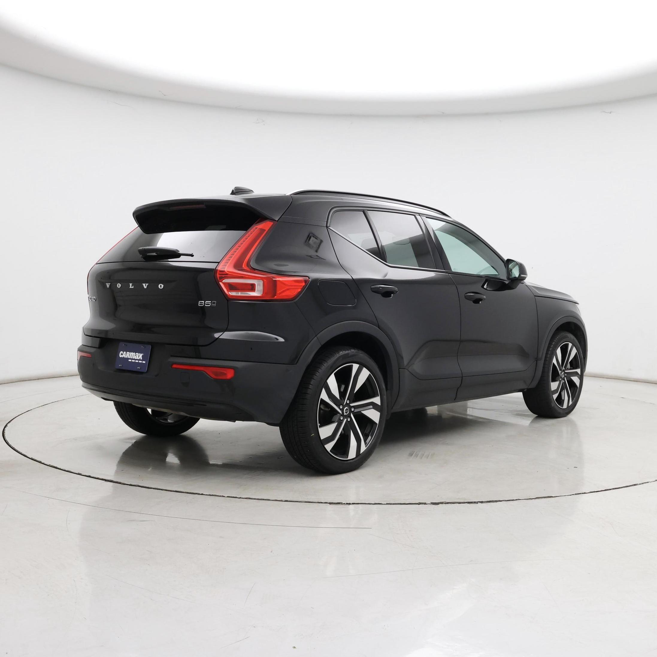 Thumbnail: 2025 Volvo XC40 - 8
