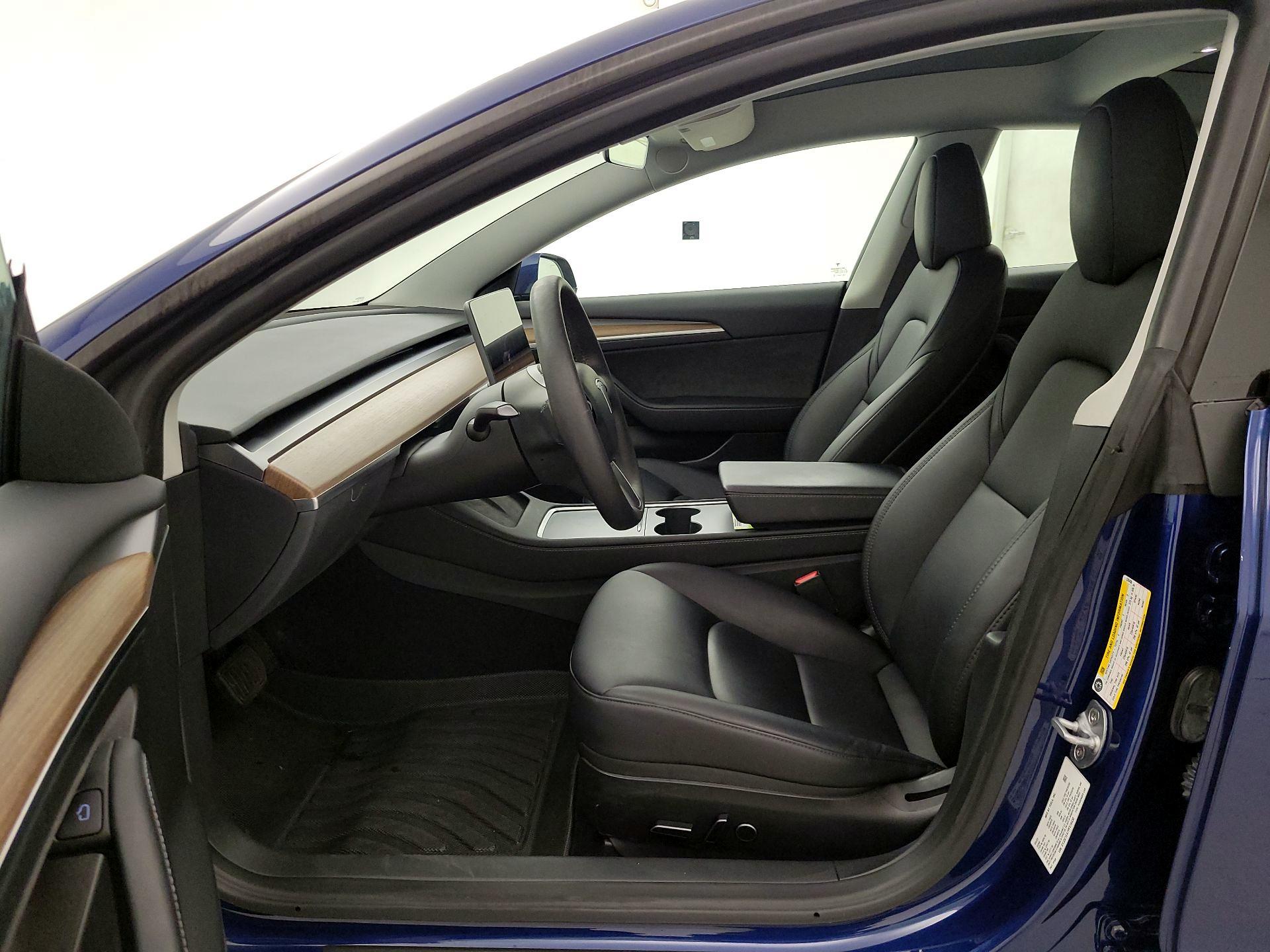 Thumbnail: 2023 Tesla Model 3 - 11