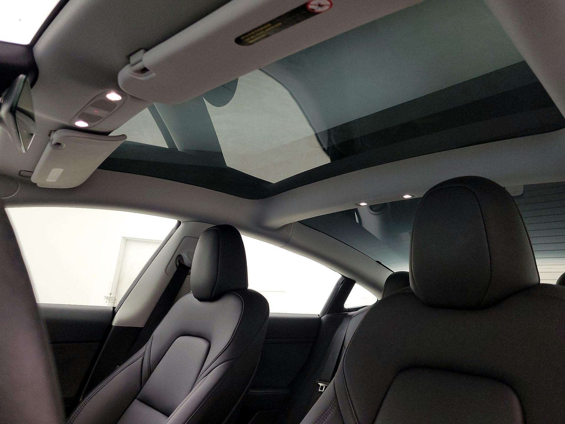 Thumbnail: 2023 Tesla Model 3 - 18