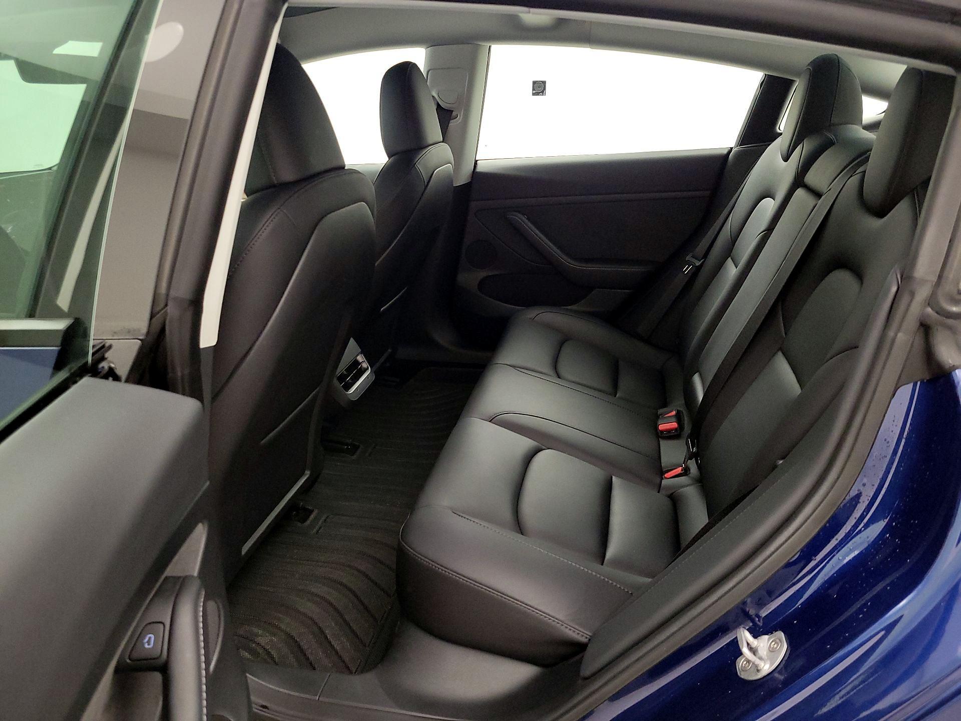 Thumbnail: 2023 Tesla Model 3 - 19