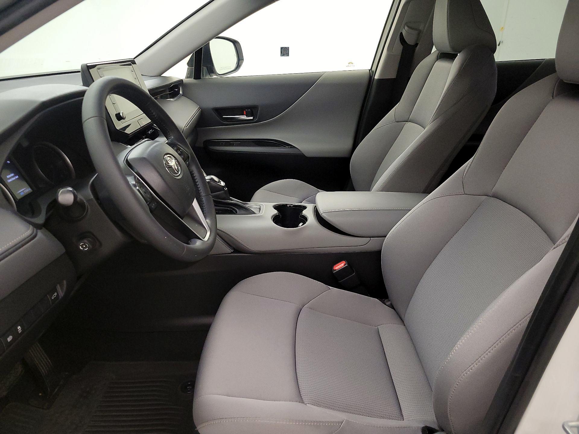 Thumbnail: 2021 Toyota Venza - 11