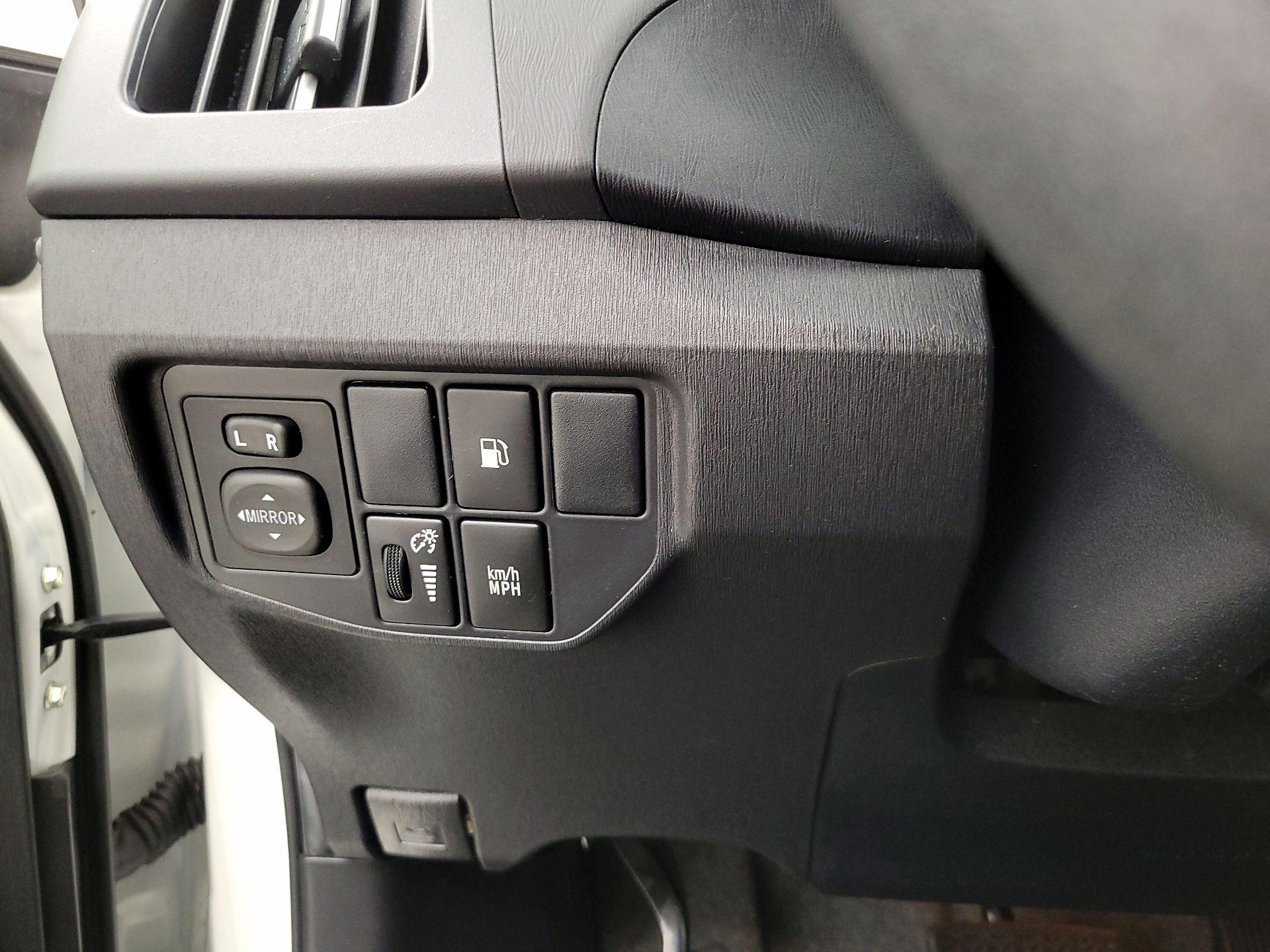 Thumbnail: 2014 Toyota Prius - 13