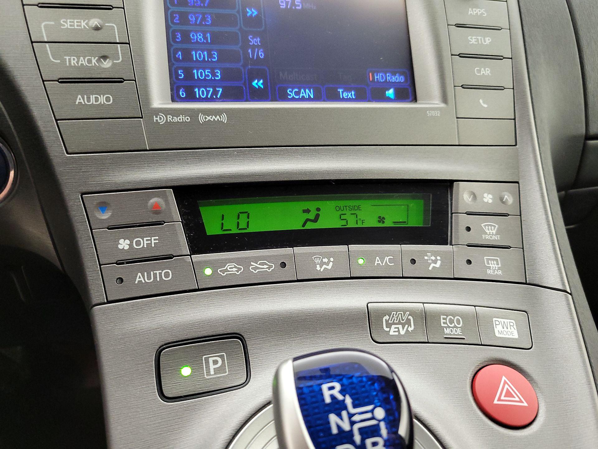 Thumbnail: 2014 Toyota Prius - 16