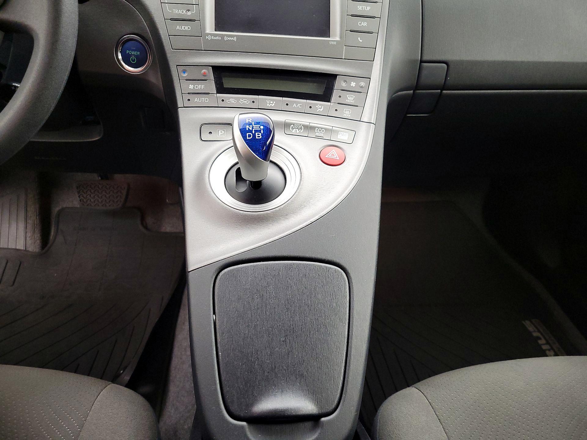 Thumbnail: 2014 Toyota Prius - 17