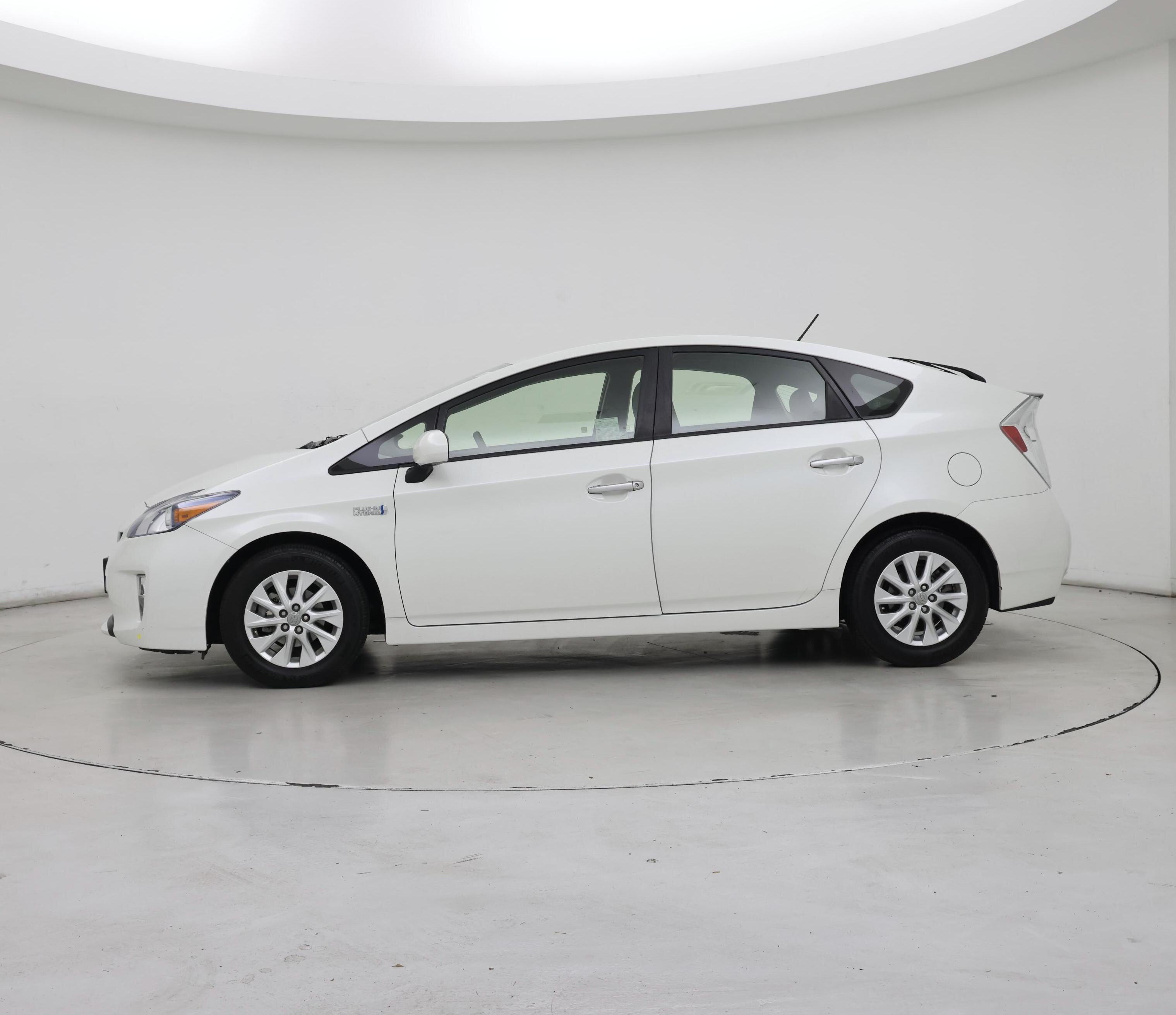 Thumbnail: 2014 Toyota Prius - 3