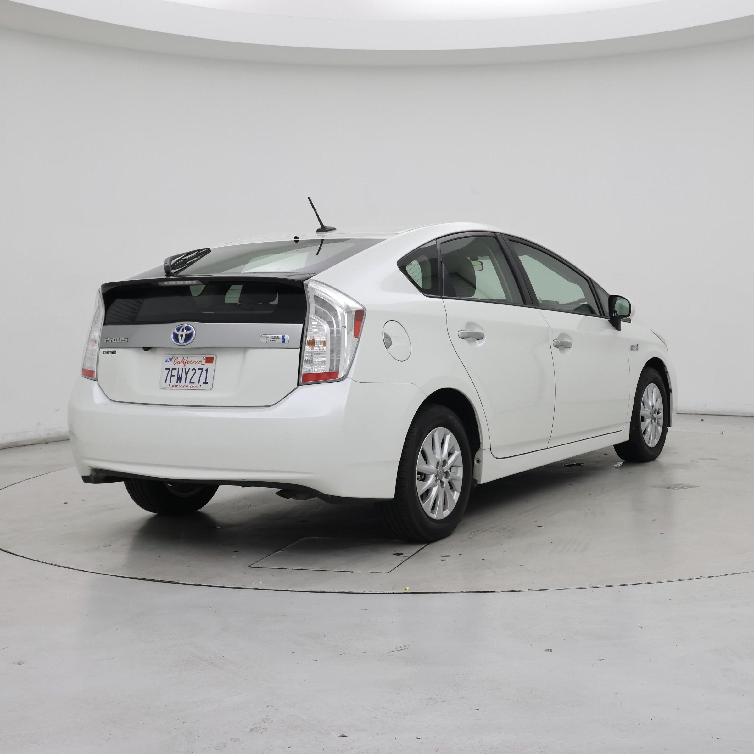 Thumbnail: 2014 Toyota Prius - 8