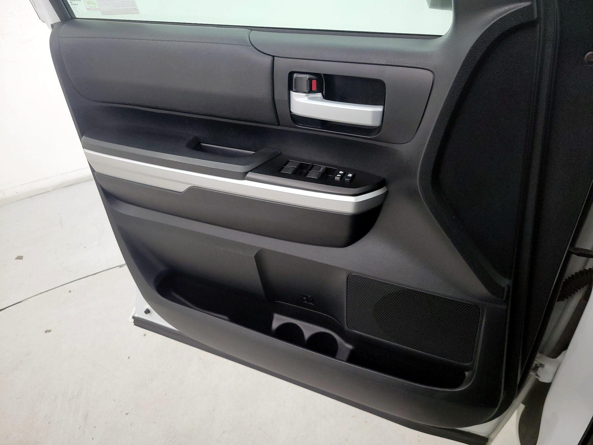 Thumbnail: 2016 Toyota Tundra - 12