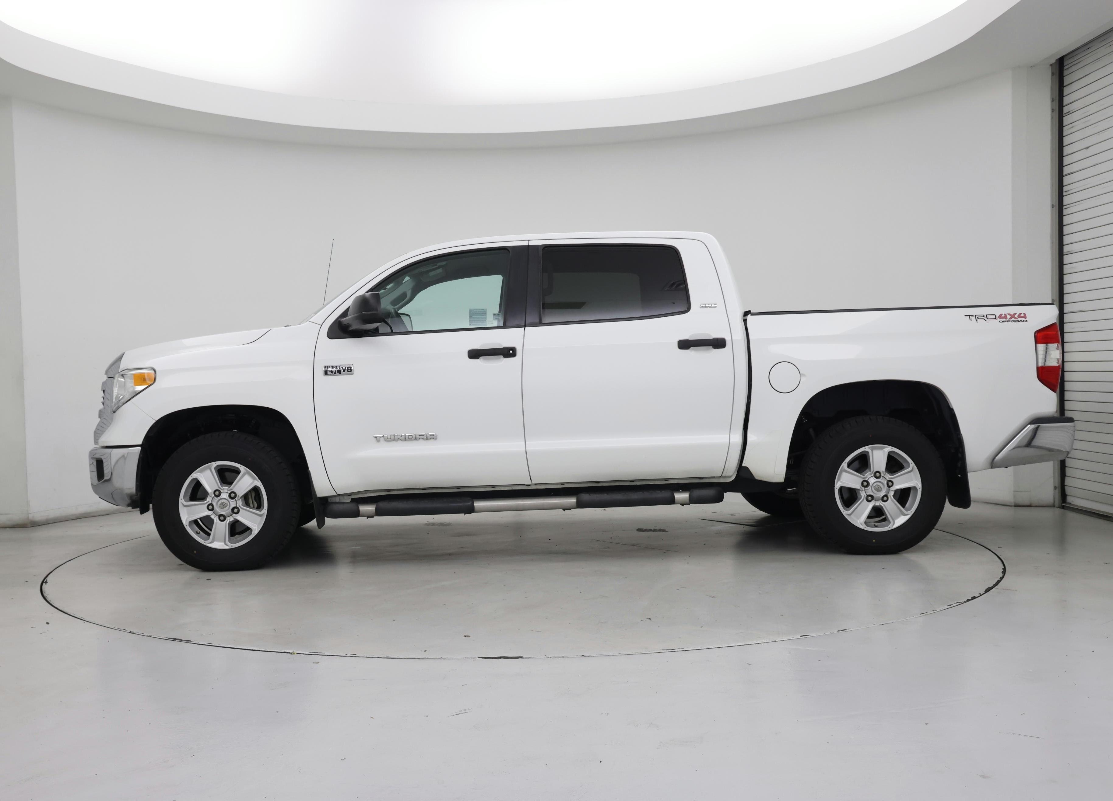 Thumbnail: 2016 Toyota Tundra - 3