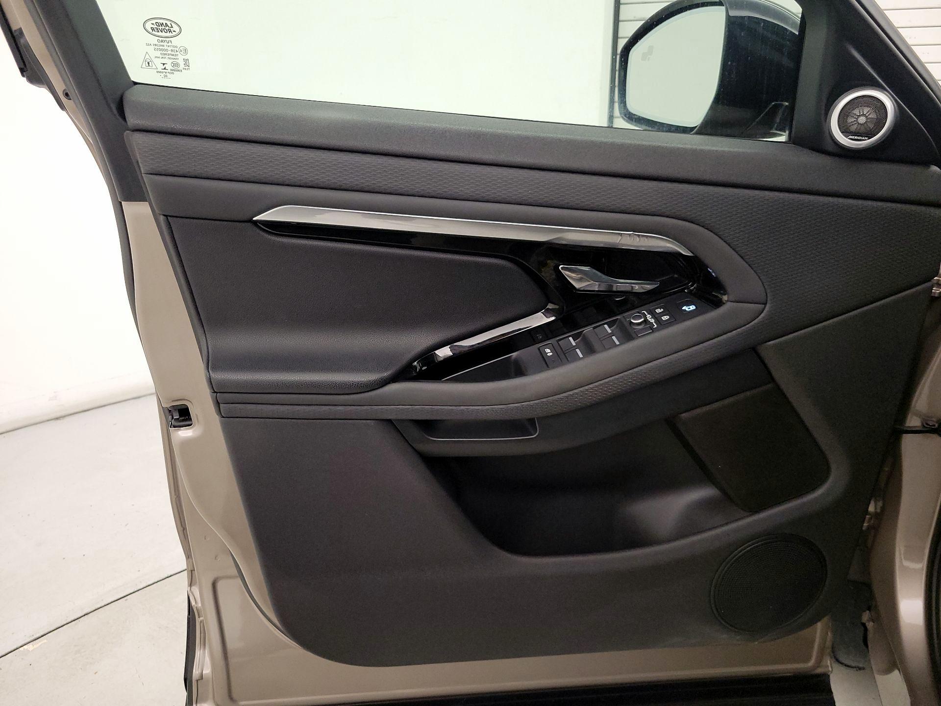 Thumbnail: 2021 Land Rover Range Rover Evoque - 12