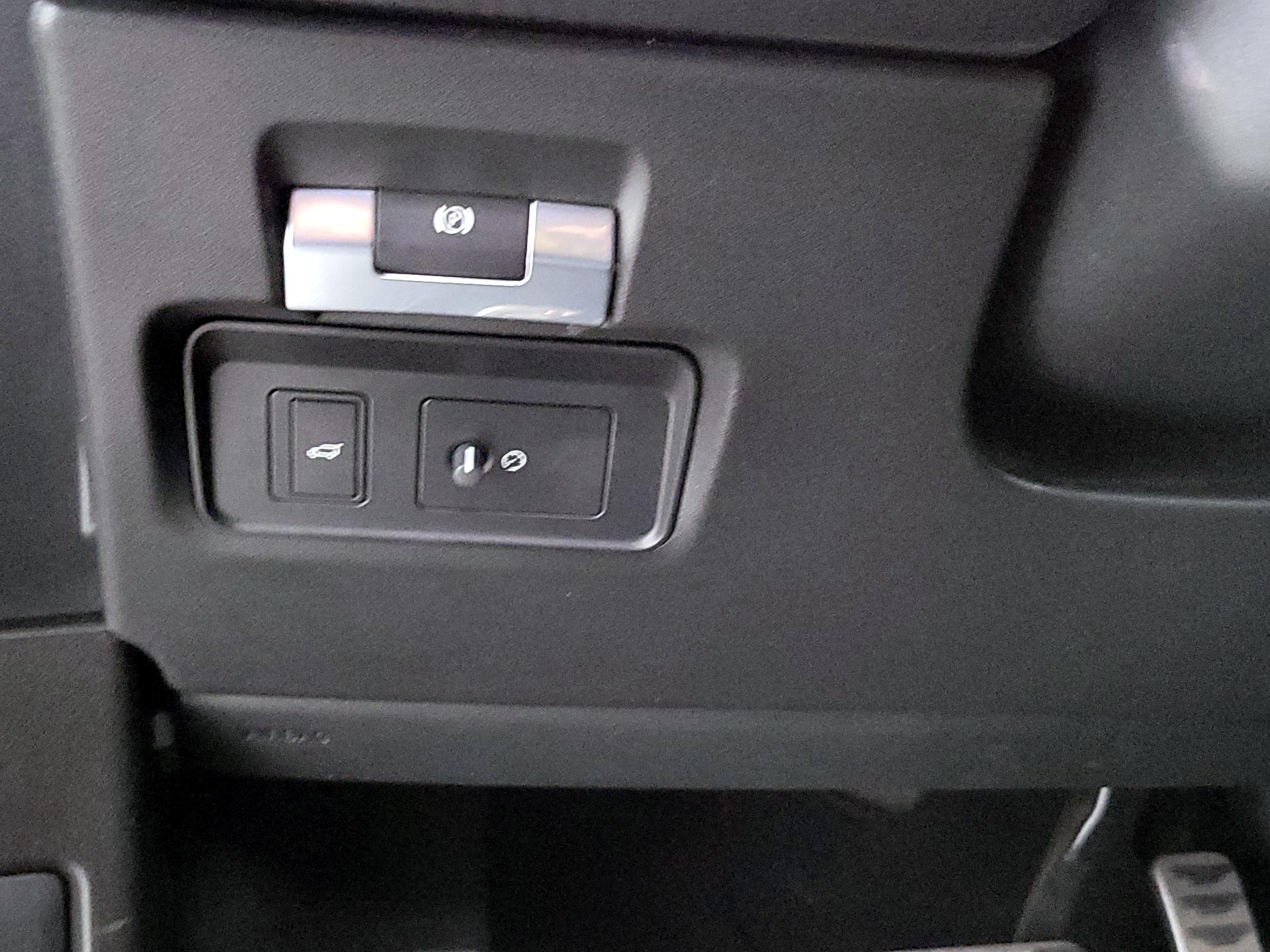 Thumbnail: 2021 Land Rover Range Rover Evoque - 13