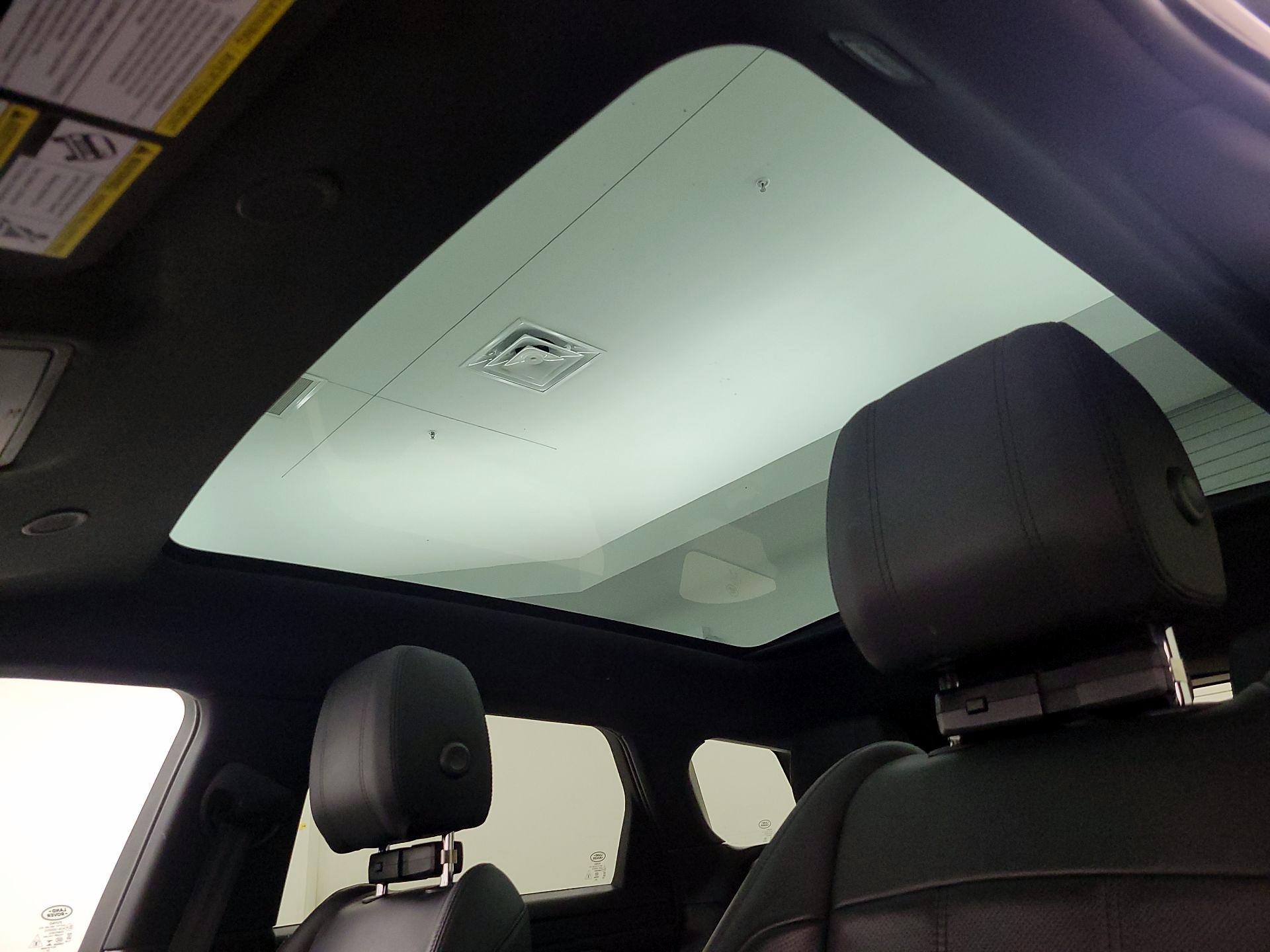 Thumbnail: 2021 Land Rover Range Rover Evoque - 18