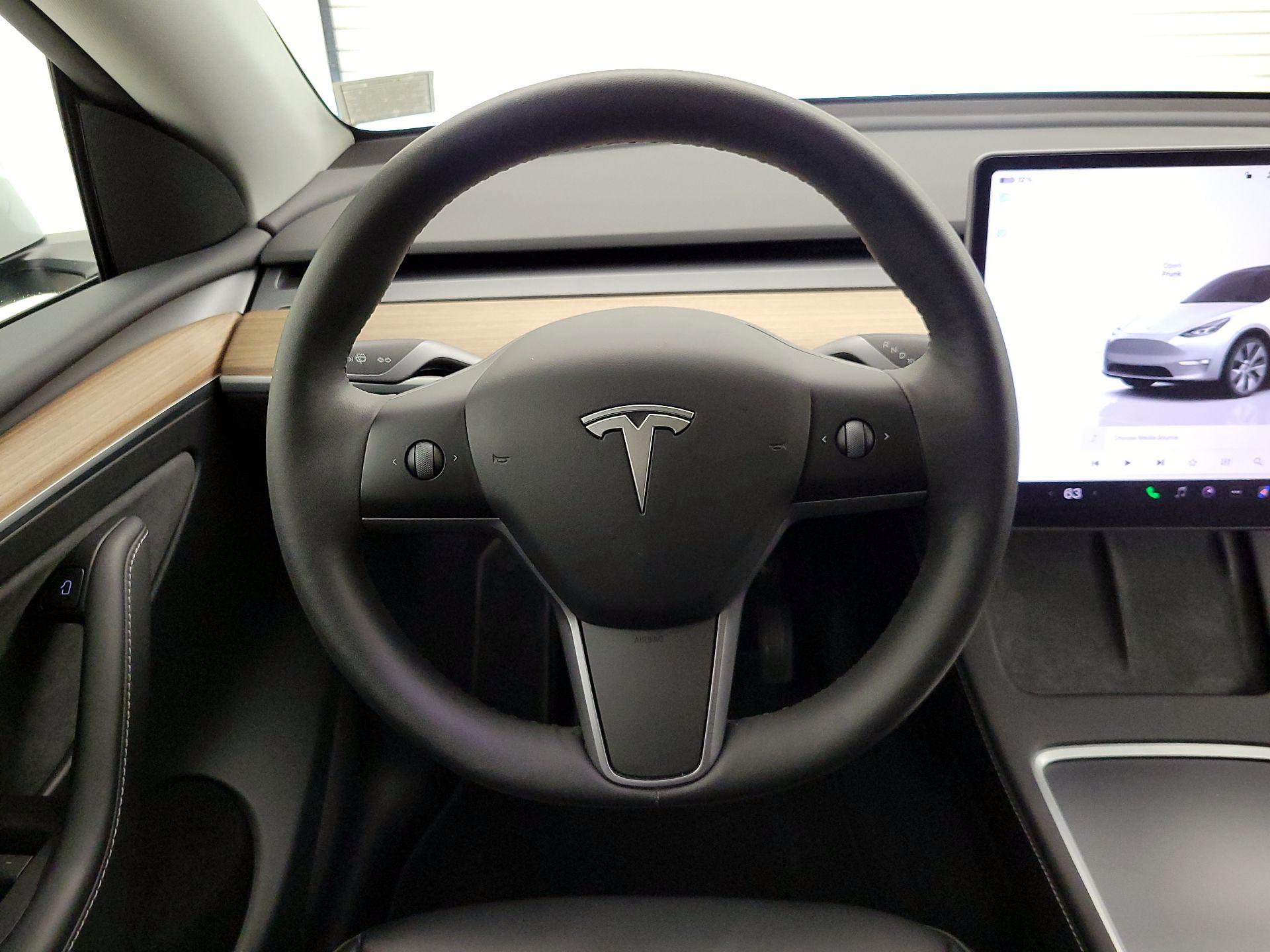 Thumbnail: 2023 Tesla Model Y - 10