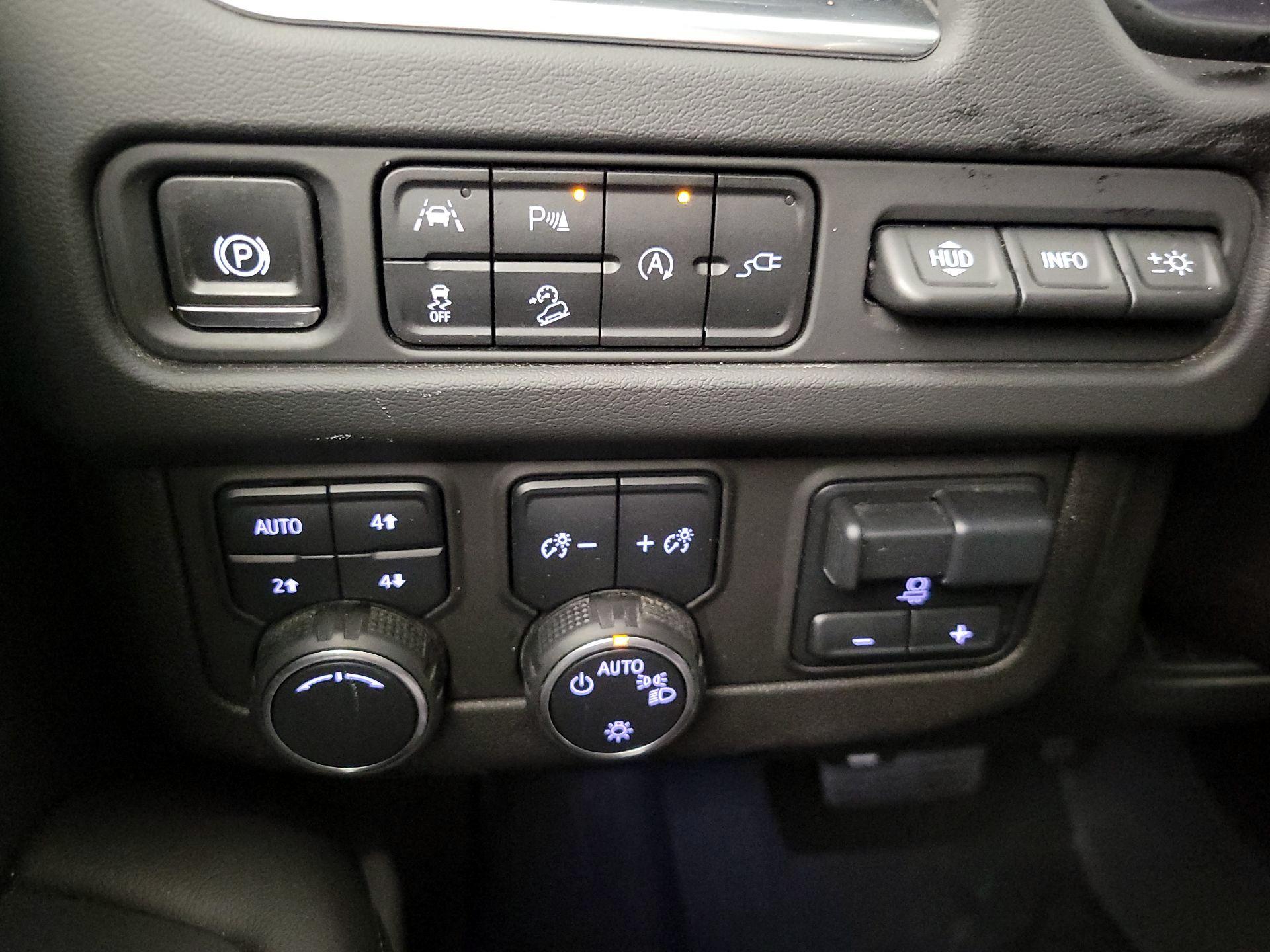 Thumbnail: 2021 Chevrolet Tahoe - 13