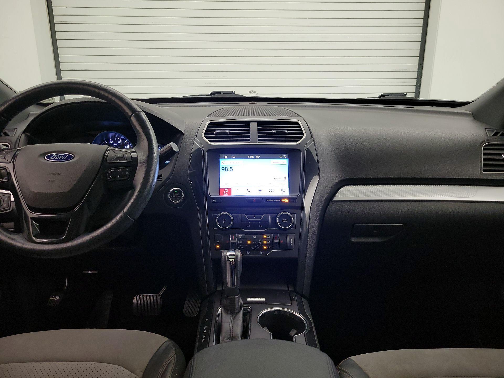 Thumbnail: 2017 Ford Explorer - 9