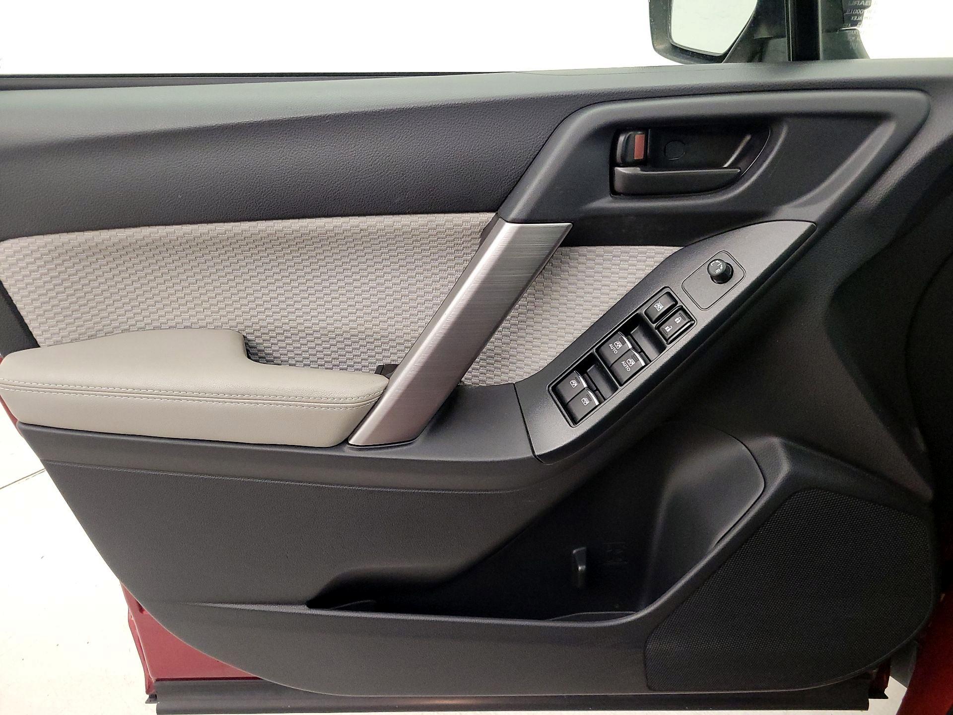 Thumbnail: 2017 Subaru Forester - 12