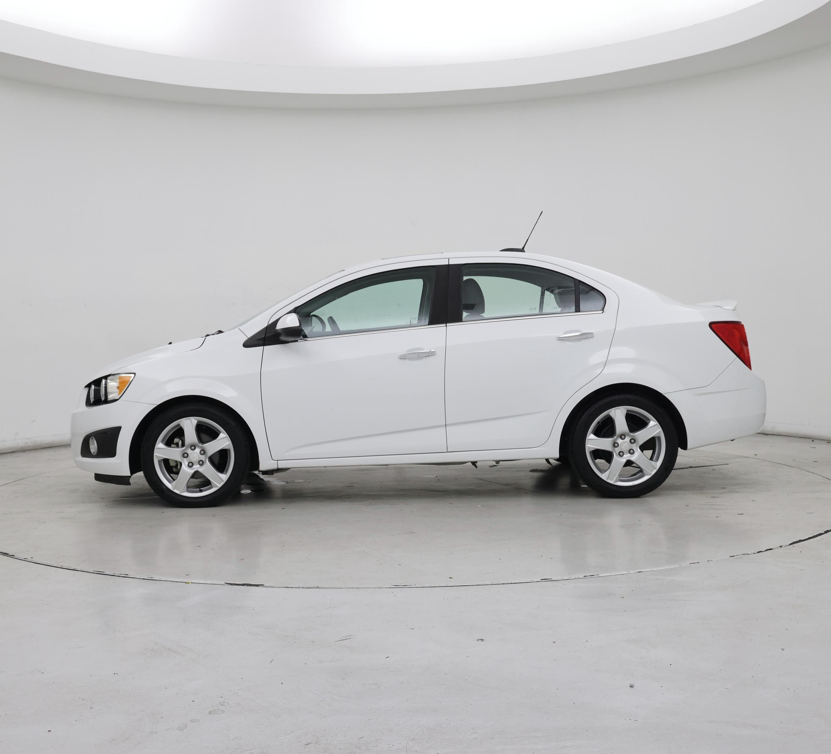 Thumbnail: 2016 Chevrolet Sonic - 3