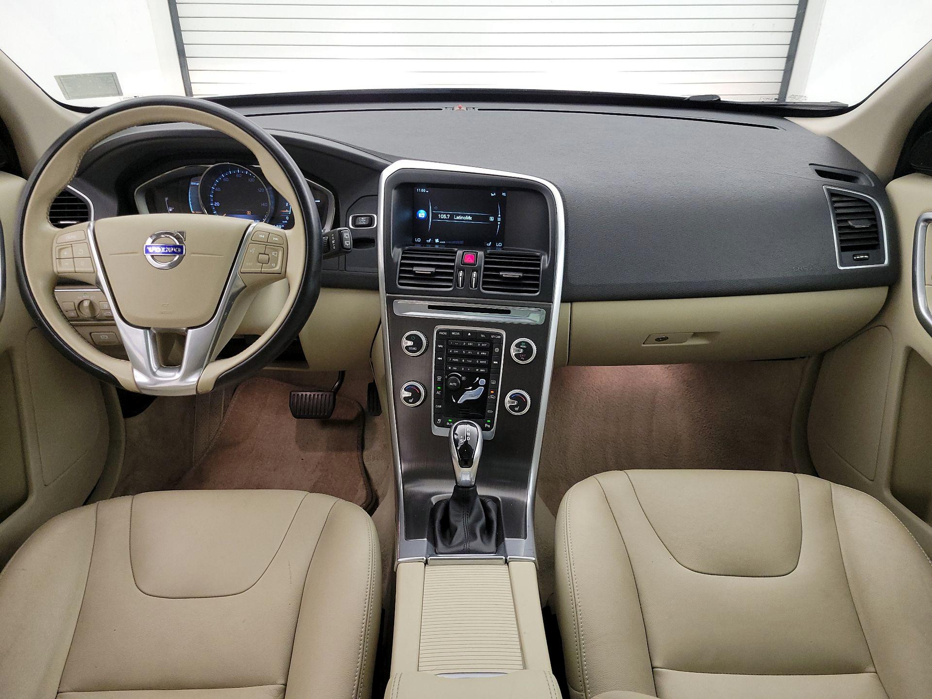 Thumbnail: 2016 Volvo XC60 - 9