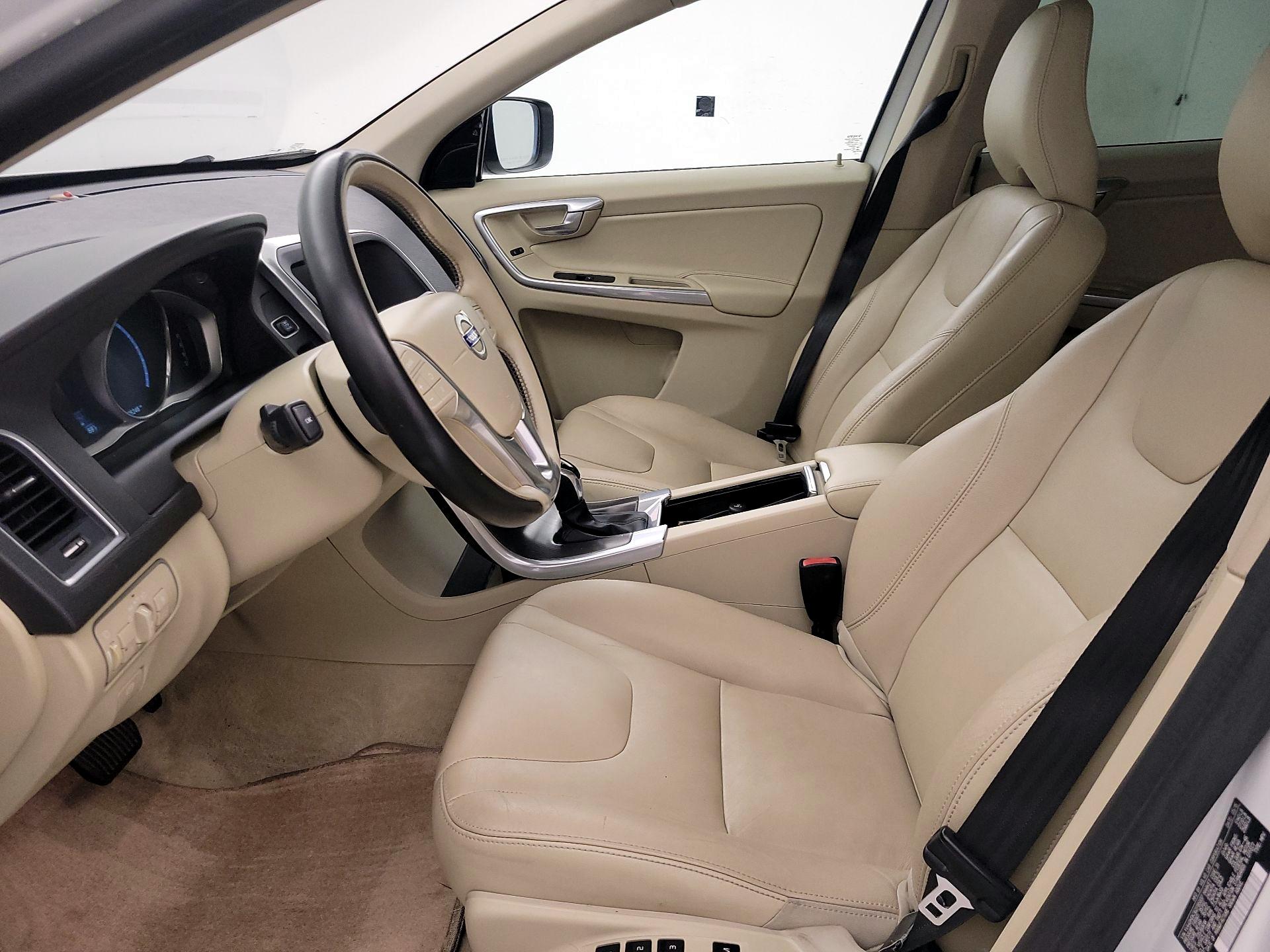 Thumbnail: 2016 Volvo XC60 - 11