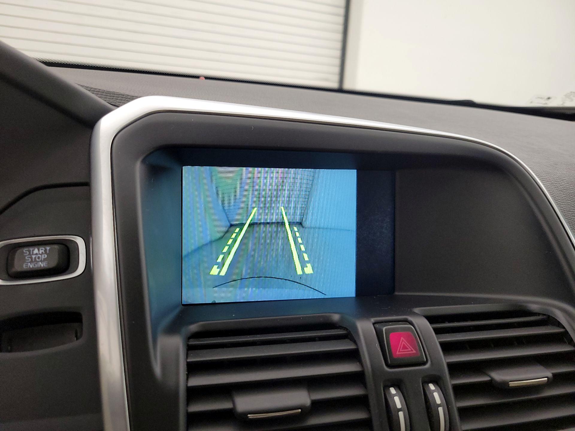 Thumbnail: 2016 Volvo XC60 - 15