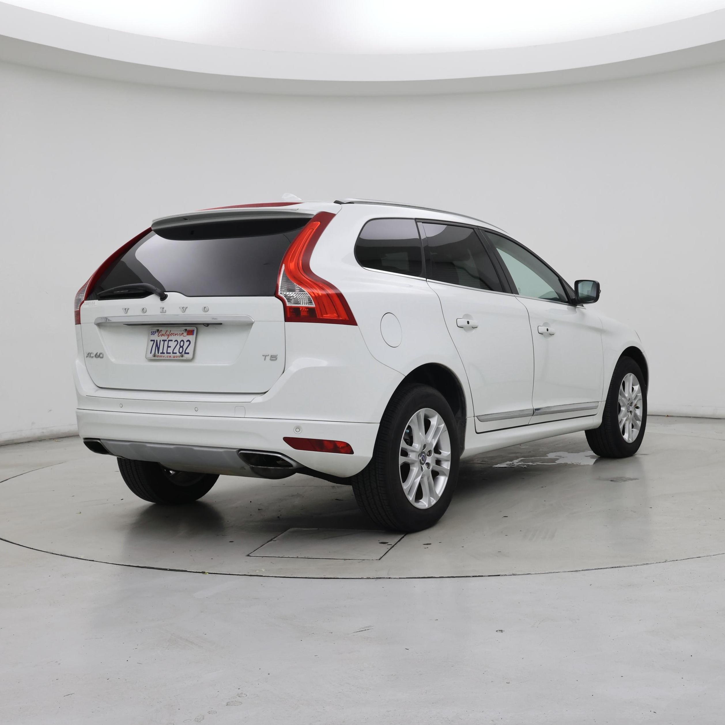 Thumbnail: 2016 Volvo XC60 - 8