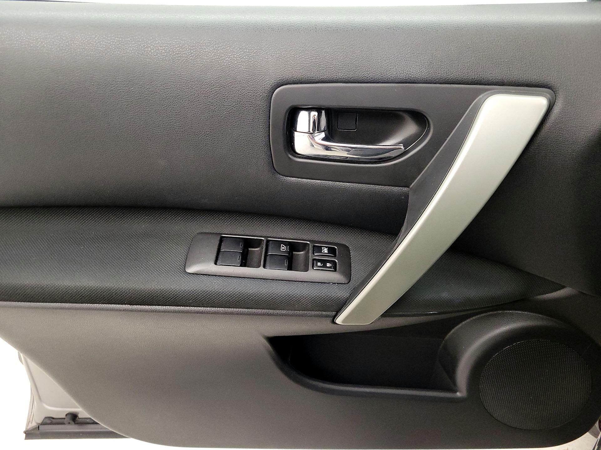 Thumbnail: 2014 Nissan Rogue - 12