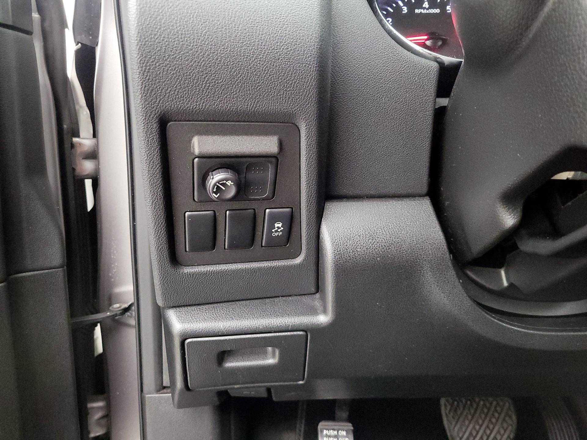 Thumbnail: 2014 Nissan Rogue - 13