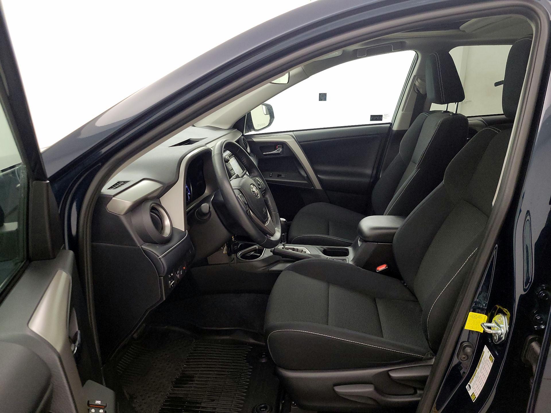 Thumbnail: 2018 Toyota RAV4 - 11