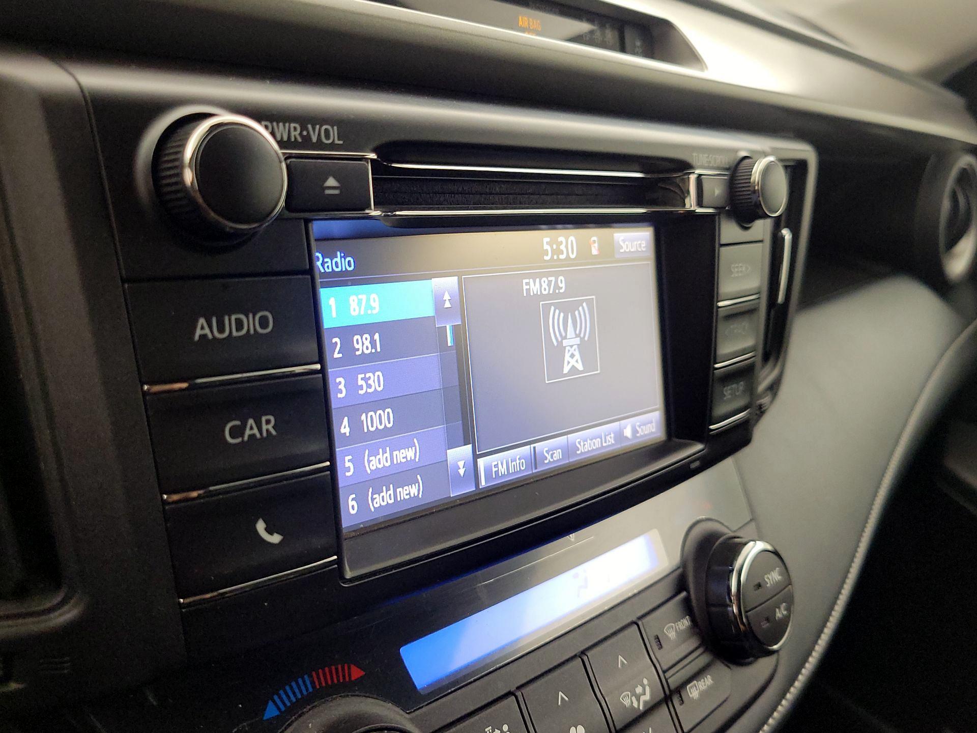 Thumbnail: 2018 Toyota RAV4 - 15