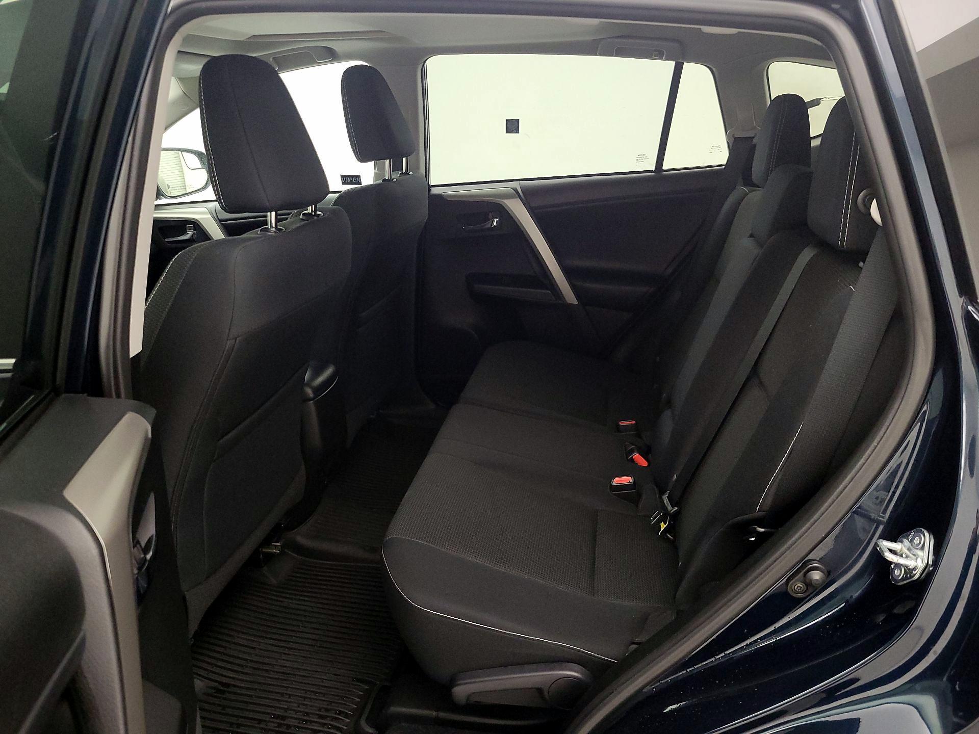 Thumbnail: 2018 Toyota RAV4 - 19