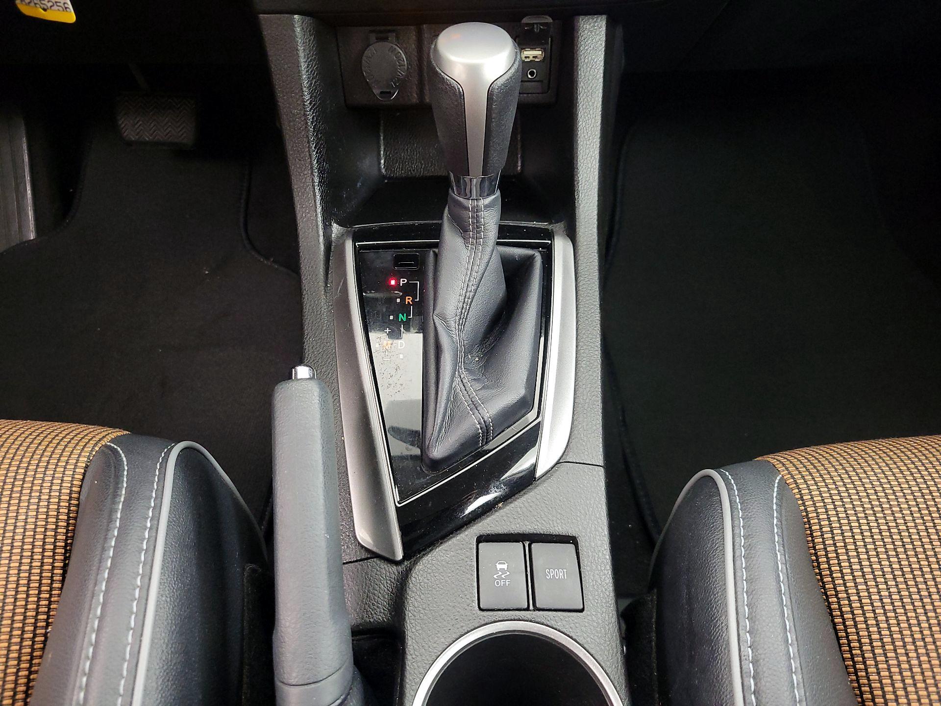 Thumbnail: 2014 Toyota Corolla - 17