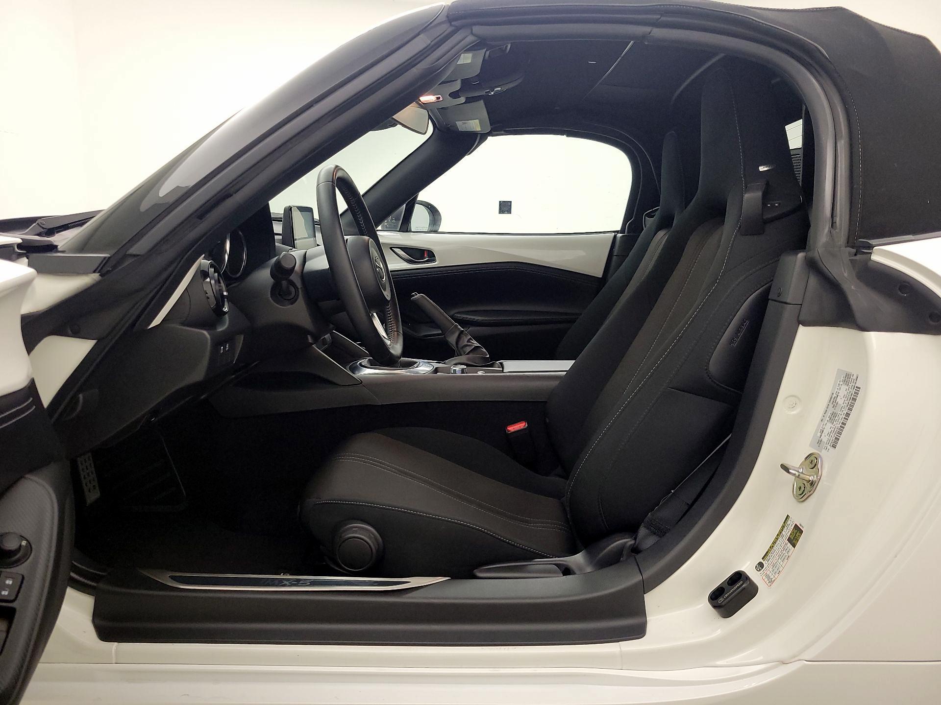 Thumbnail: 2023 Mazda MX-5 Miata - 11