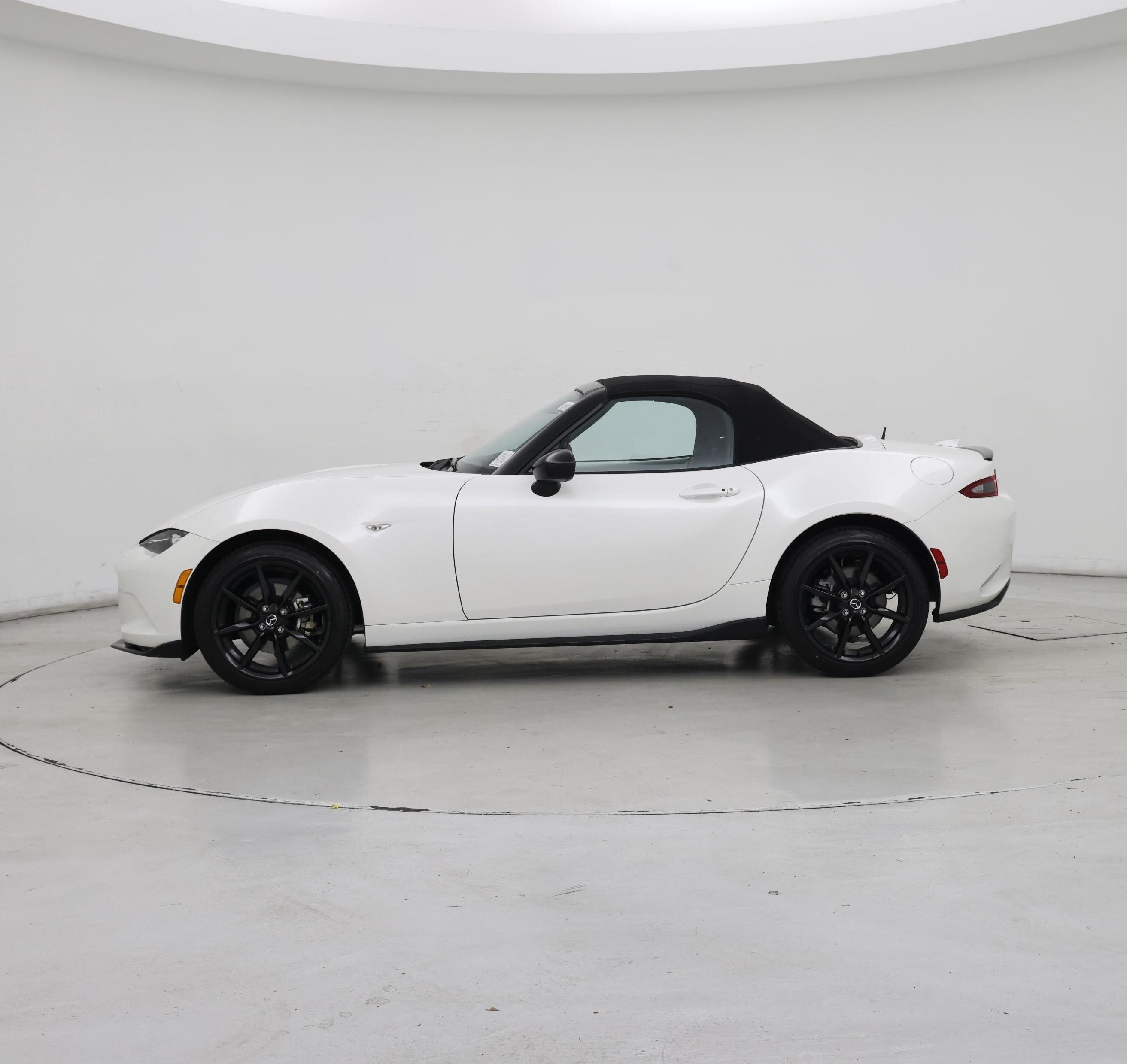 Thumbnail: 2023 Mazda MX-5 Miata - 3