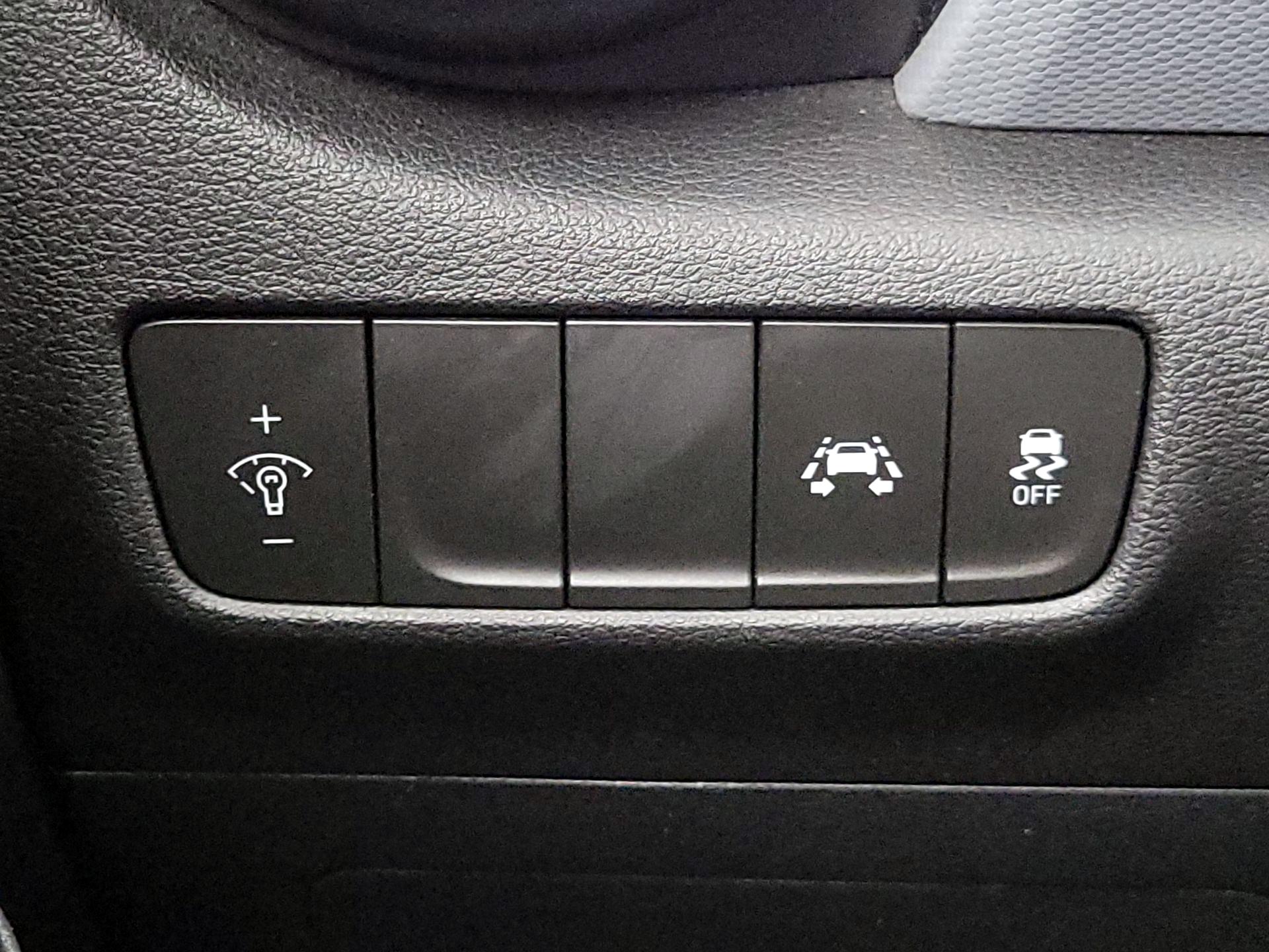 Thumbnail: 2020 Hyundai Kona - 13