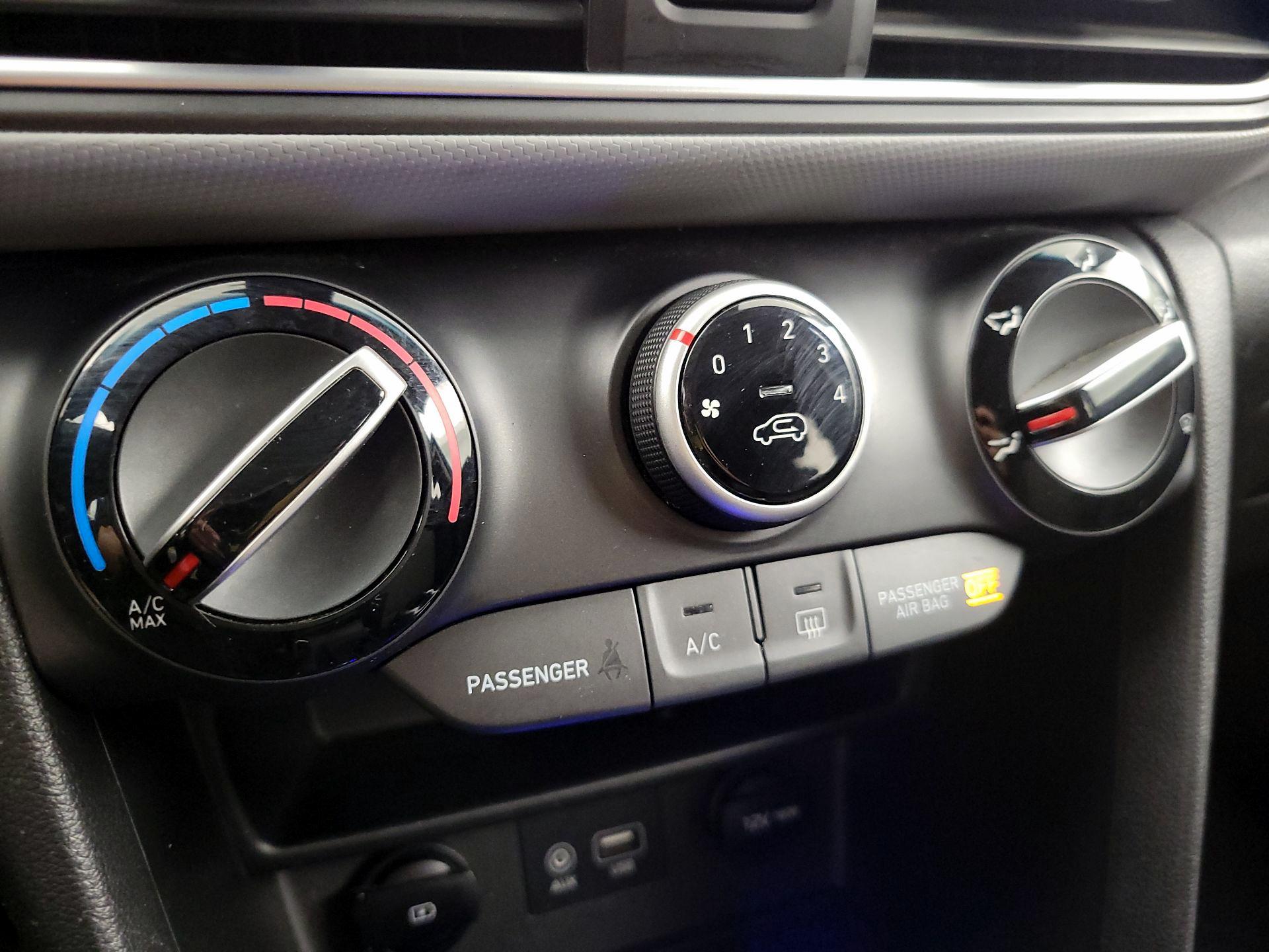 Thumbnail: 2020 Hyundai Kona - 16