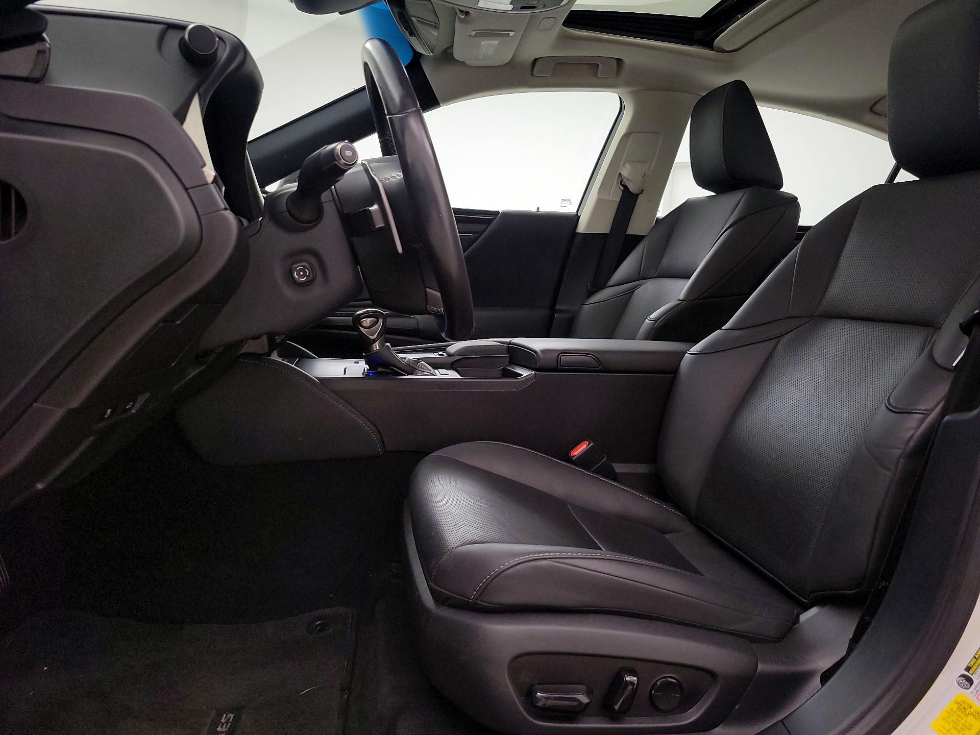 Thumbnail: 2020 Lexus ES - 11