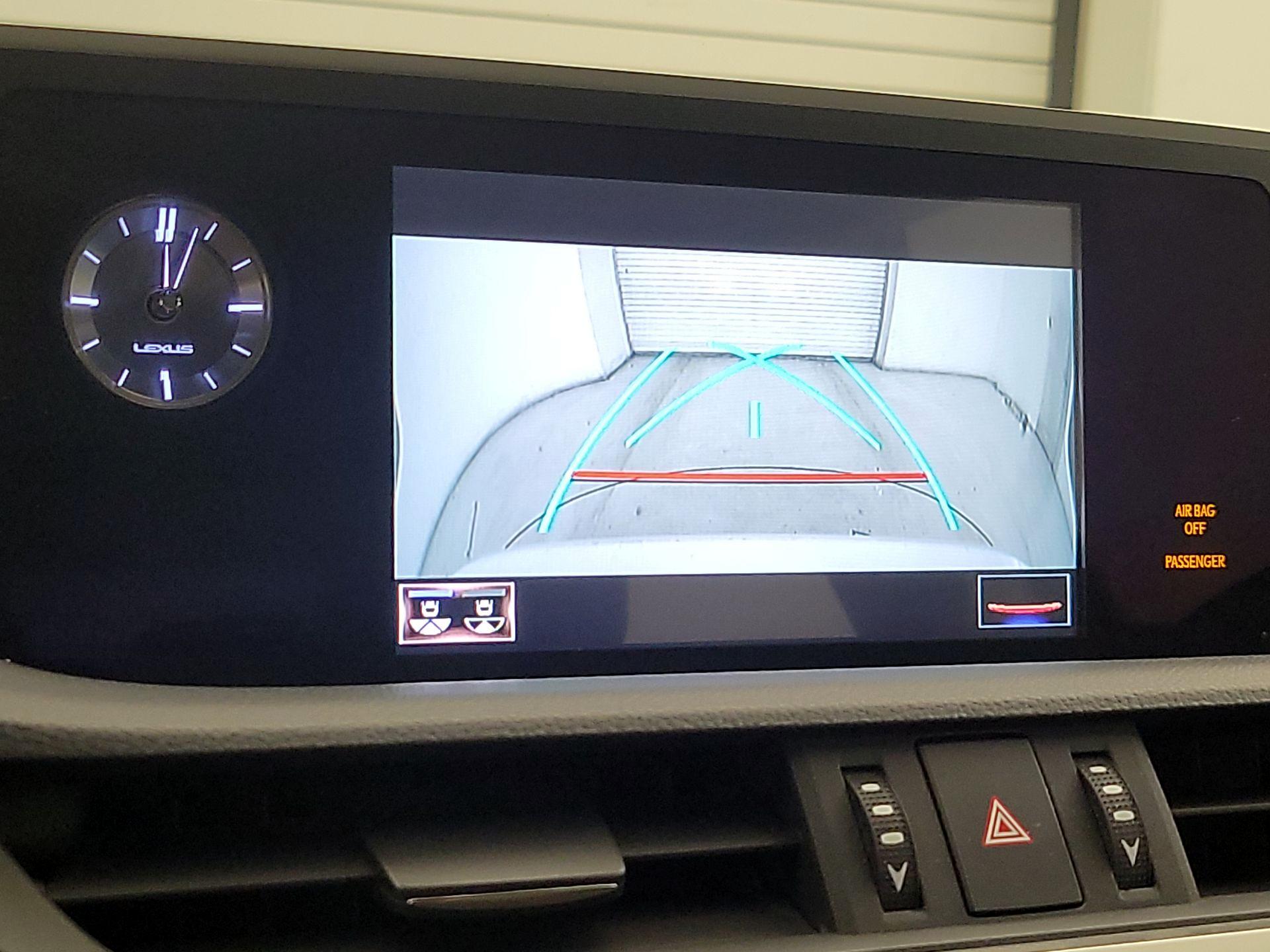 Thumbnail: 2020 Lexus ES - 13