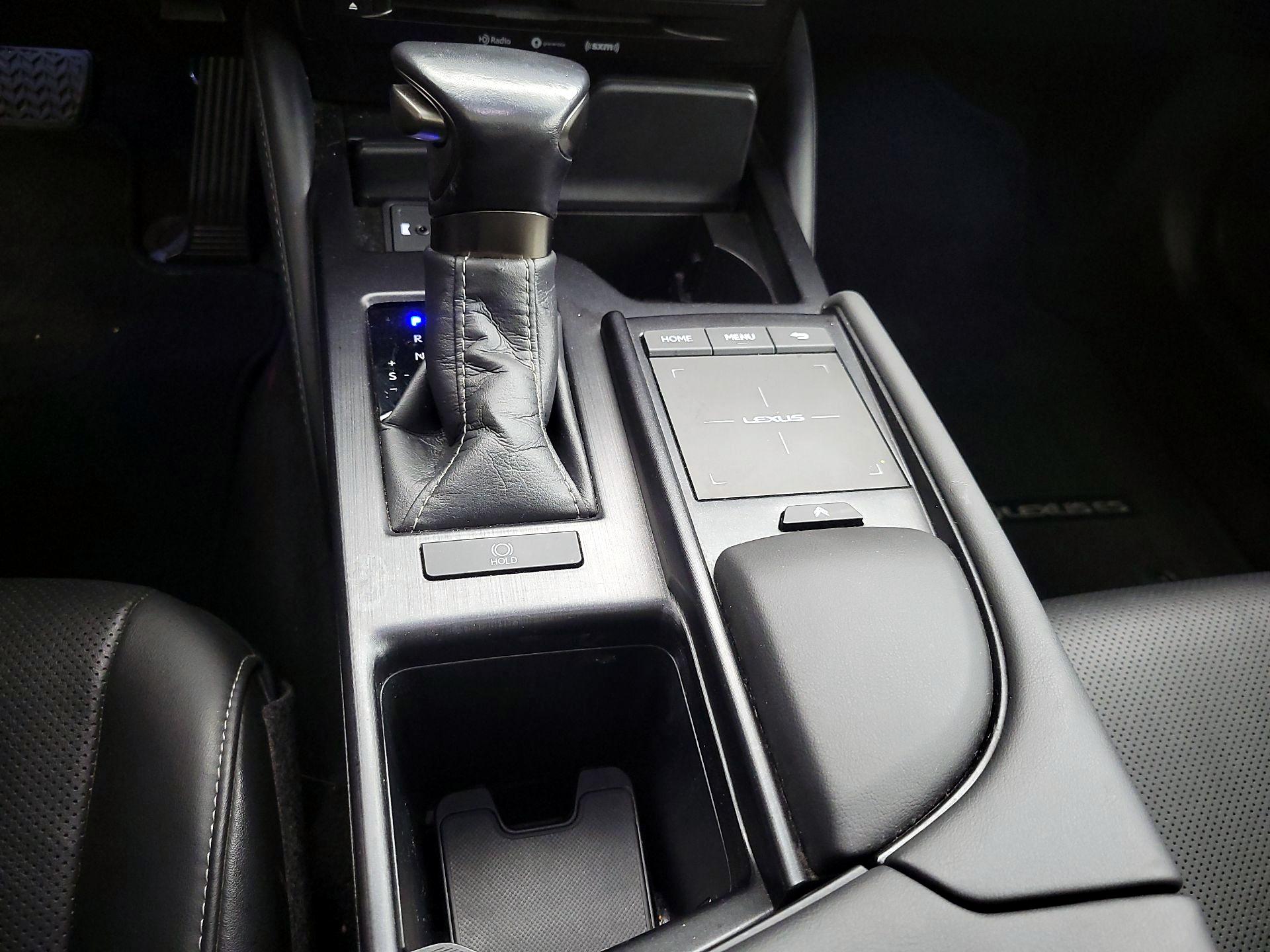 Thumbnail: 2020 Lexus ES - 16