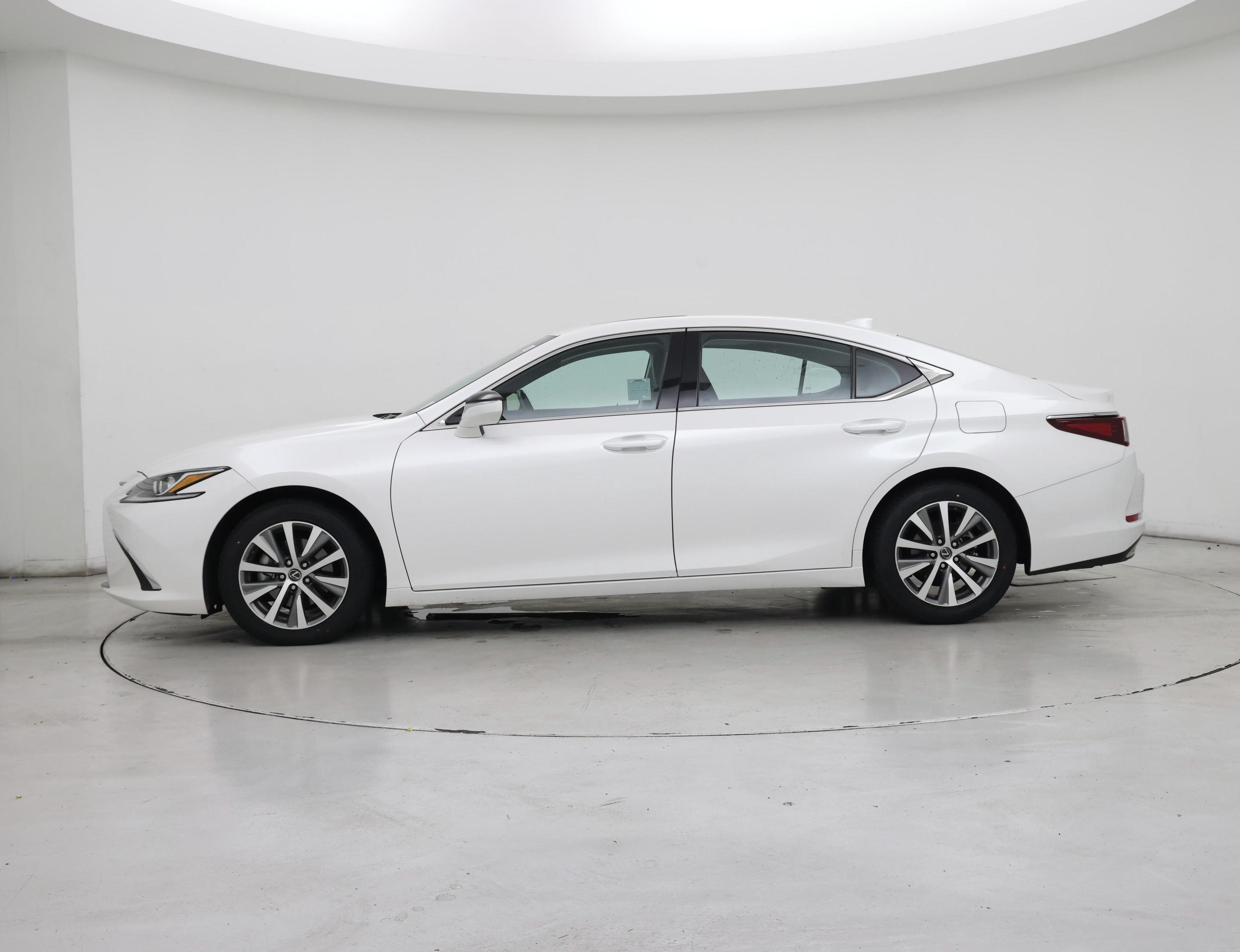 Thumbnail: 2020 Lexus ES - 3