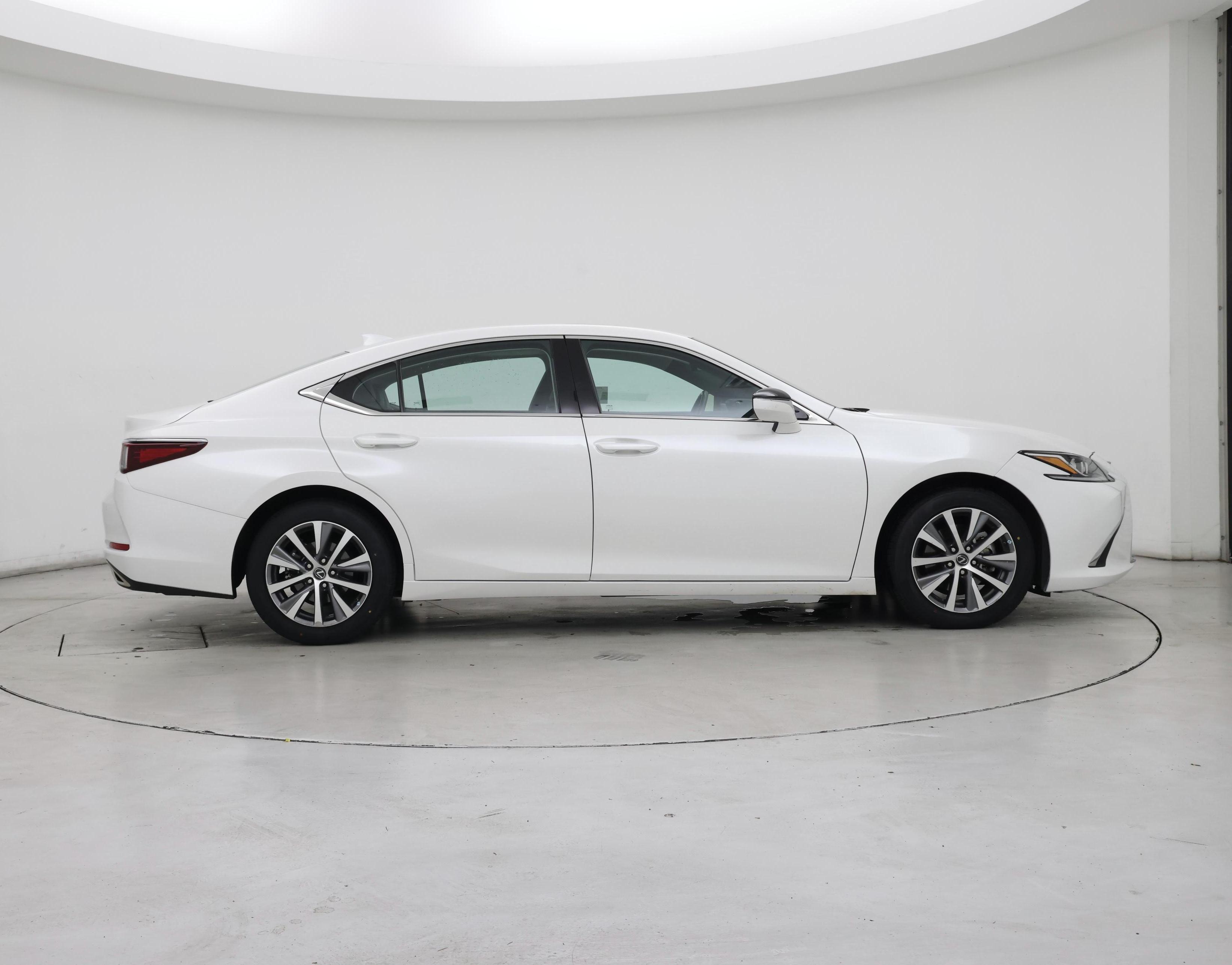 Thumbnail: 2020 Lexus ES - 7