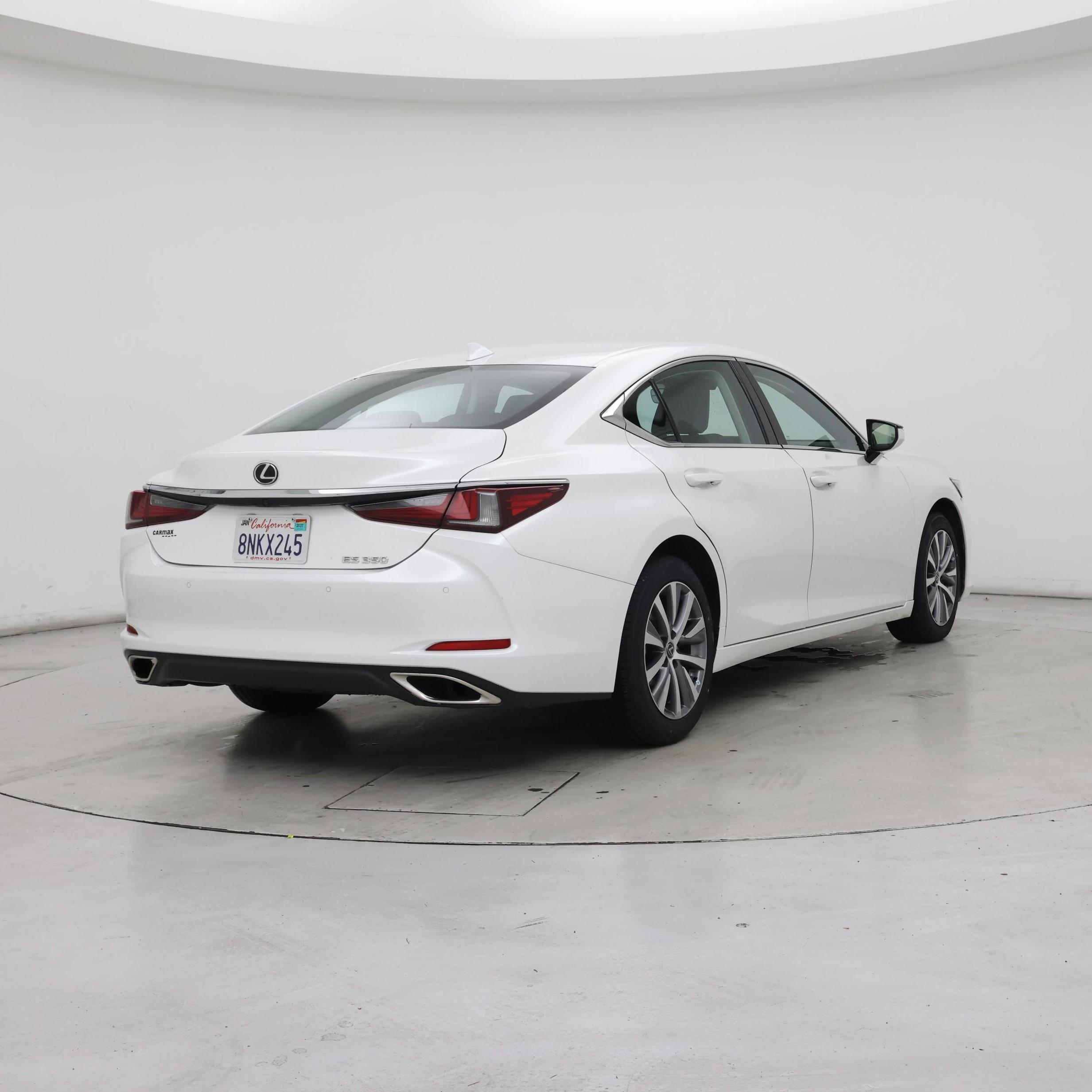 Thumbnail: 2020 Lexus ES - 8