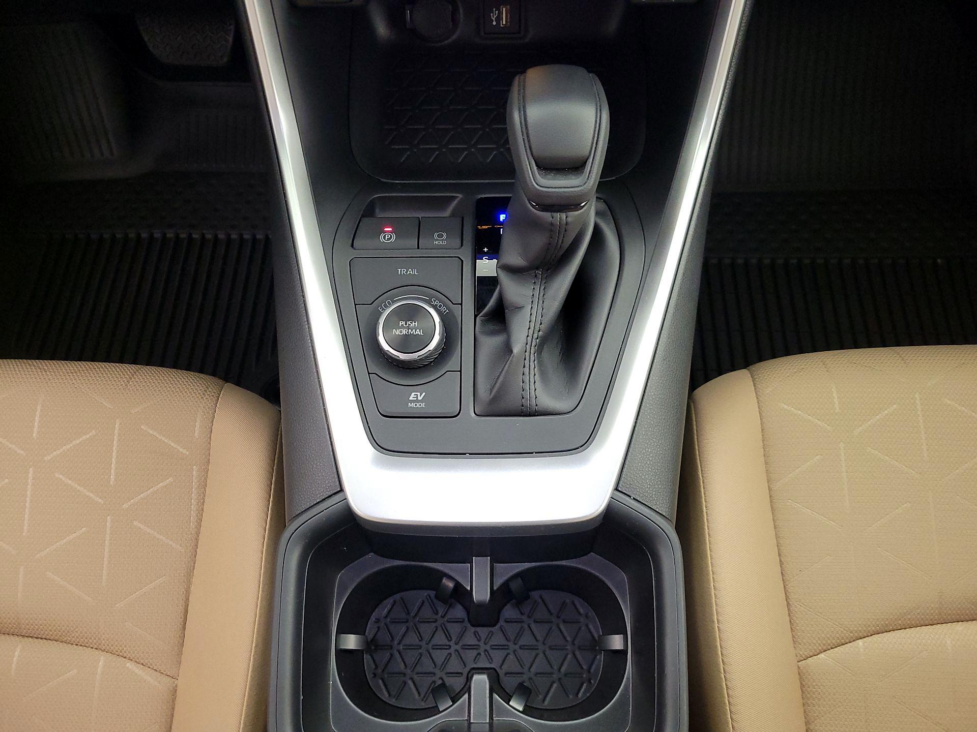 Thumbnail: 2024 Toyota RAV4 - 17