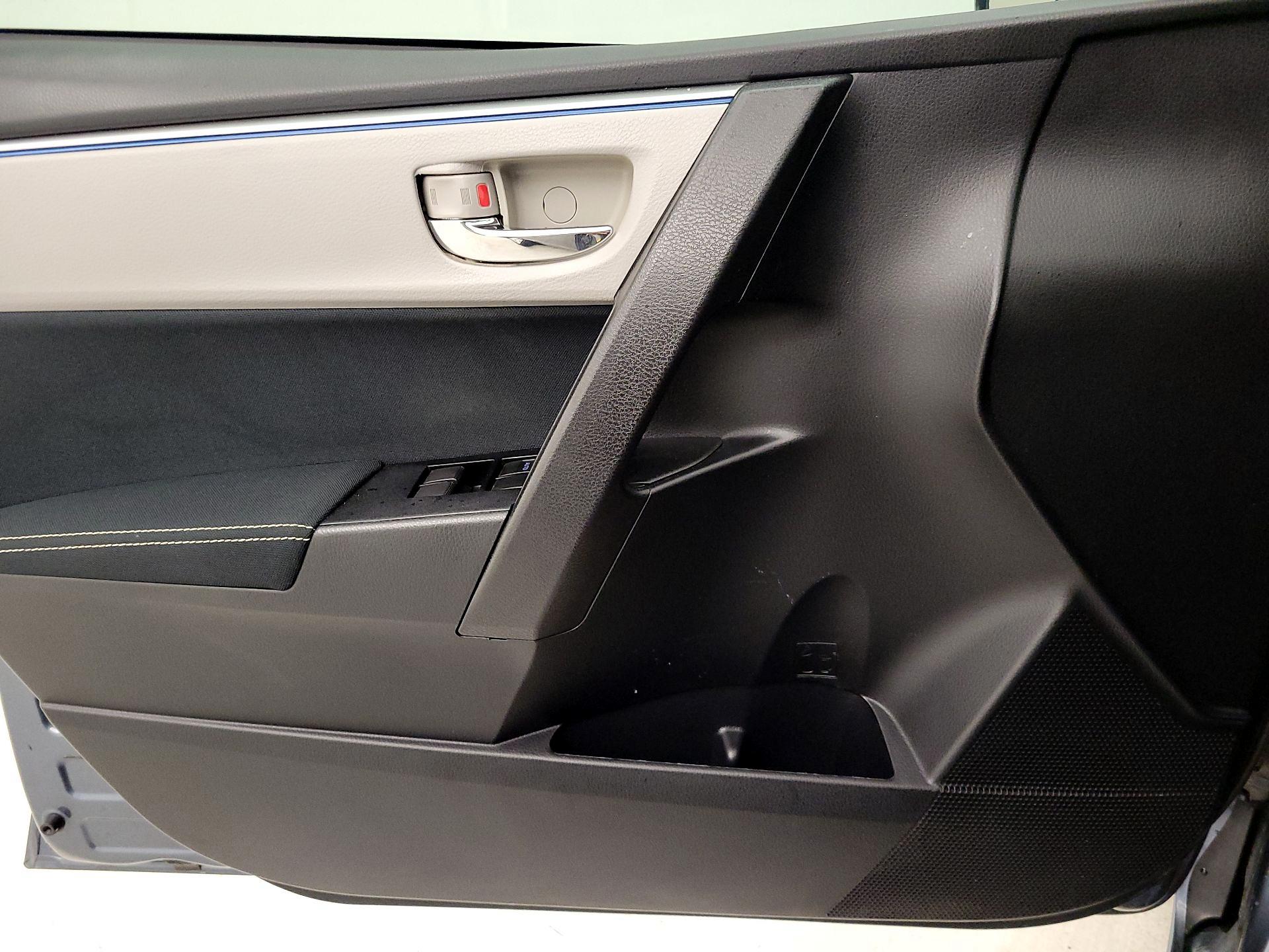 Thumbnail: 2016 Toyota Corolla - 12