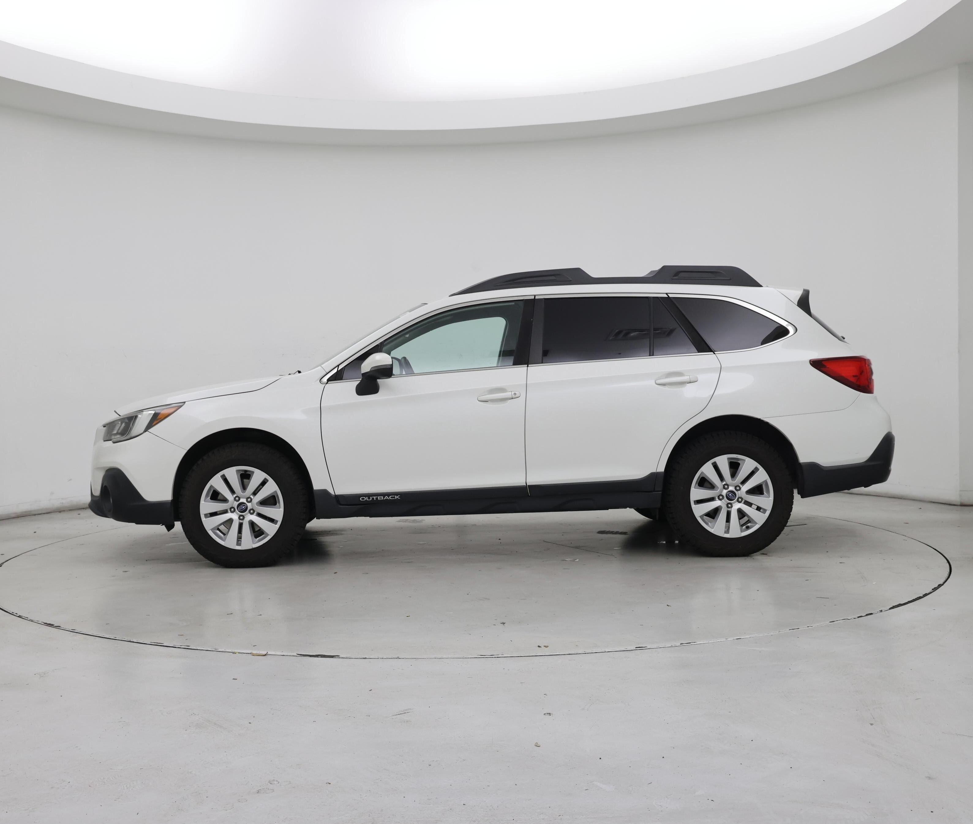 Thumbnail: 2018 Subaru Outback - 3