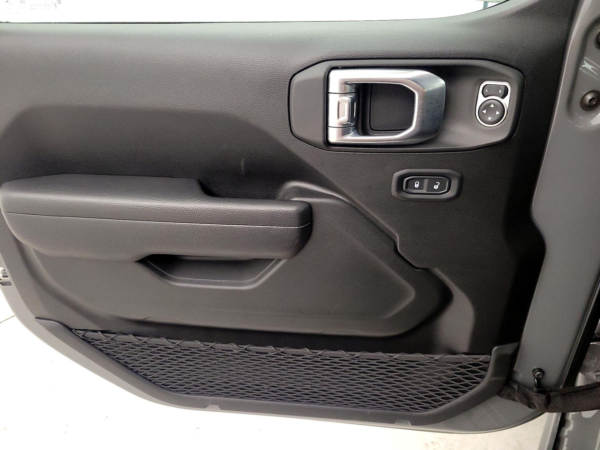 Thumbnail: 2022 Jeep Wrangler - 12