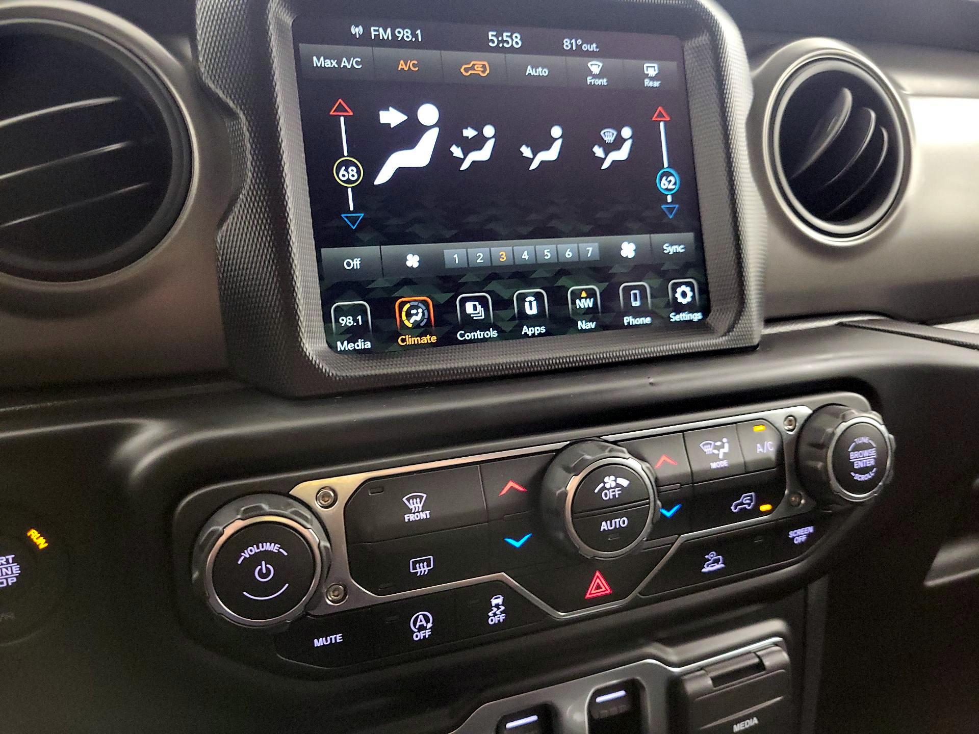 Thumbnail: 2022 Jeep Wrangler - 17