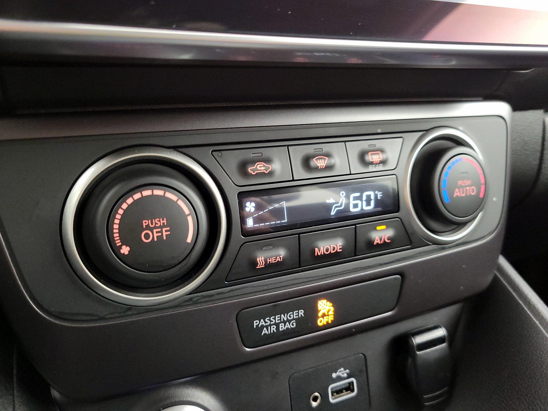 Thumbnail: 2019 Nissan Leaf - 16