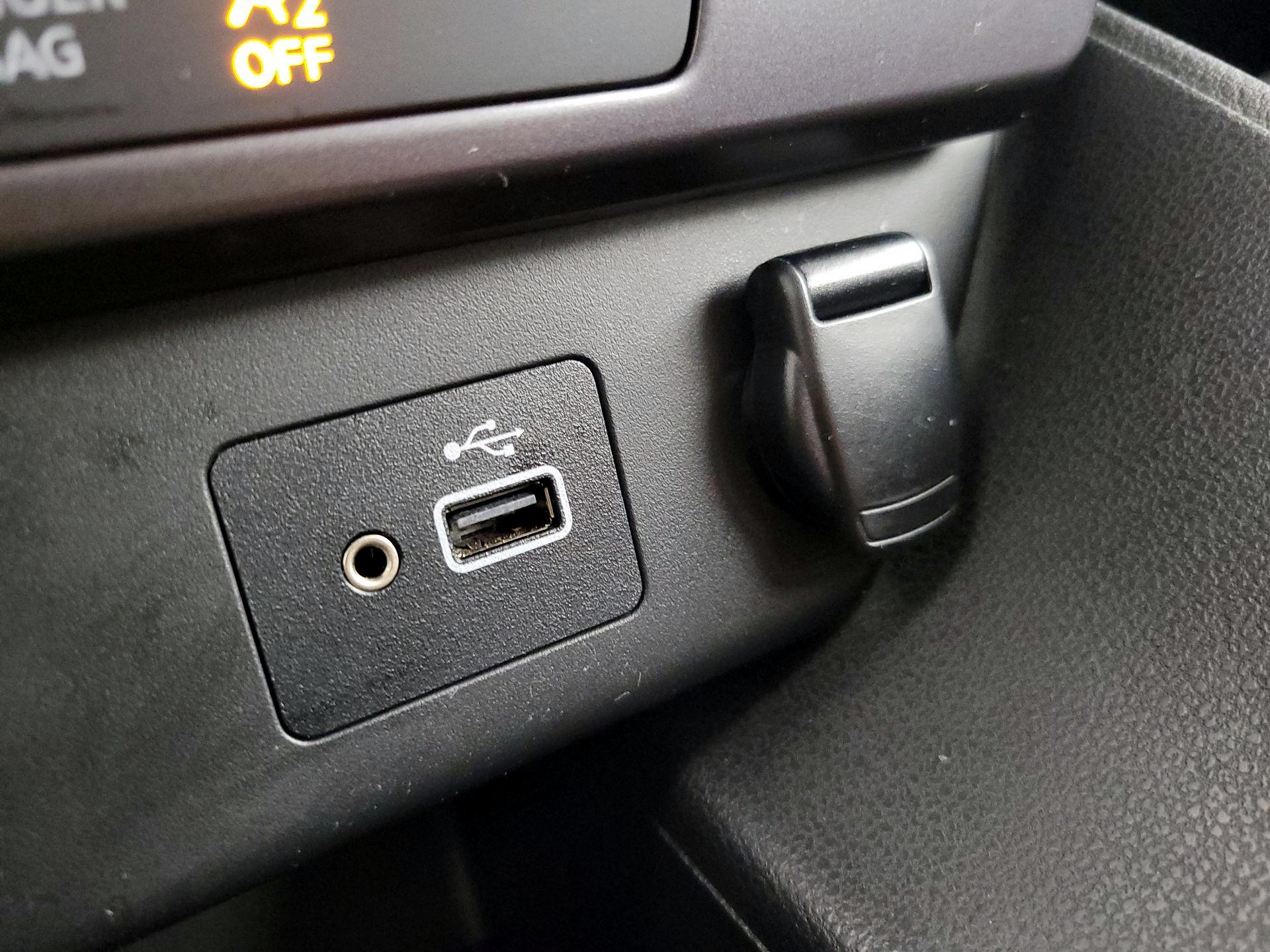 Thumbnail: 2019 Nissan Leaf - 18