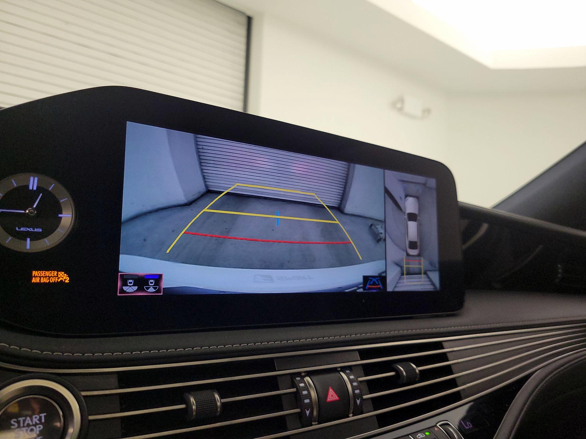 Thumbnail: 2021 Lexus LS - 15